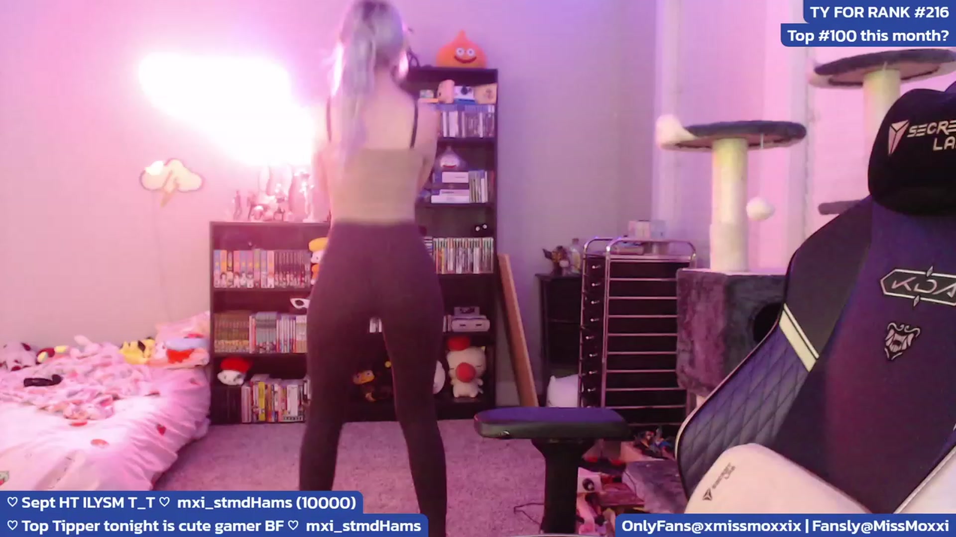 Gallery image thumbnail from XMissMoxxiX's myfreecams stream on, 09/30/2023, 05:34 image 14 of 20