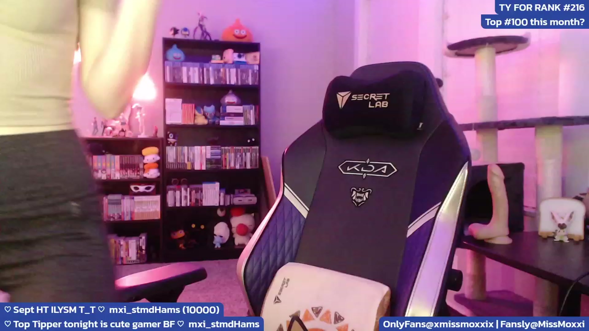 Gallery image thumbnail from XMissMoxxiX's myfreecams stream on, 09/30/2023, 05:34 image 6 of 20