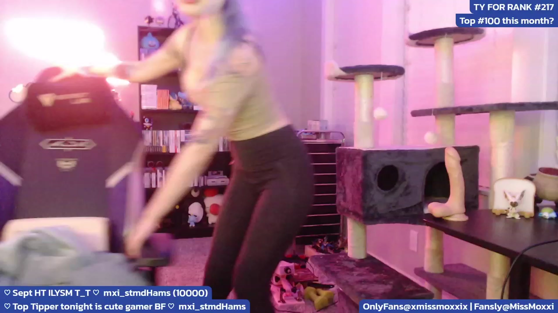 Gallery image thumbnail from XMissMoxxiX's myfreecams stream on, 09/30/2023, 05:34 image 1 of 20