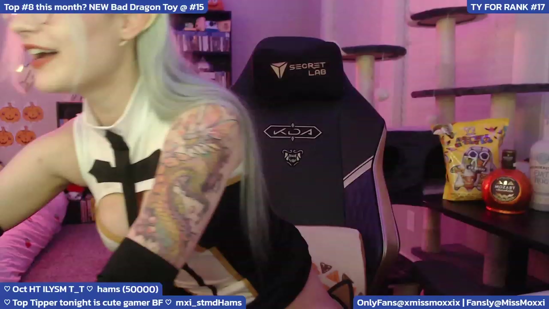 Gallery image thumbnail from XMissMoxxiX's myfreecams stream on, 10/06/2023, 04:41 image 9 of 20