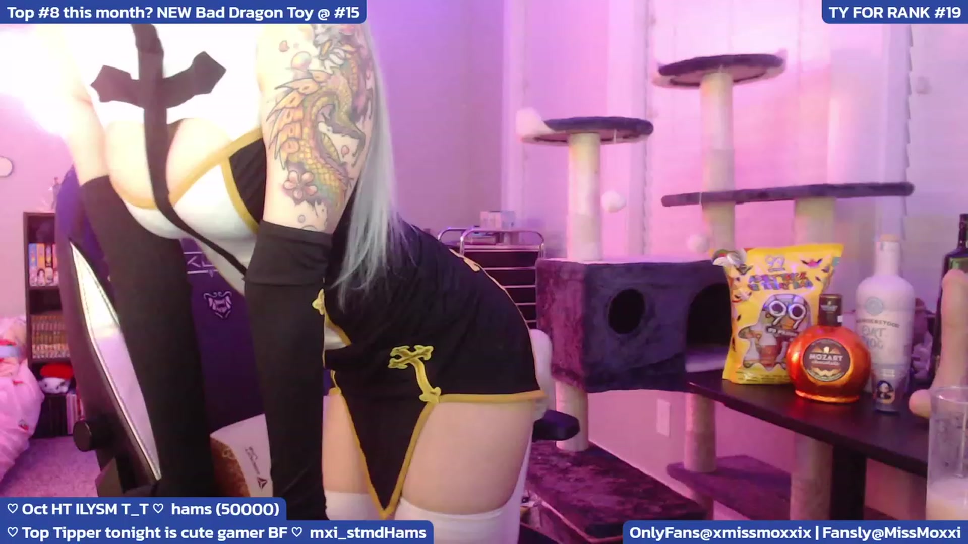 Gallery image thumbnail from XMissMoxxiX's myfreecams stream on, 10/06/2023, 04:41 image 3 of 20