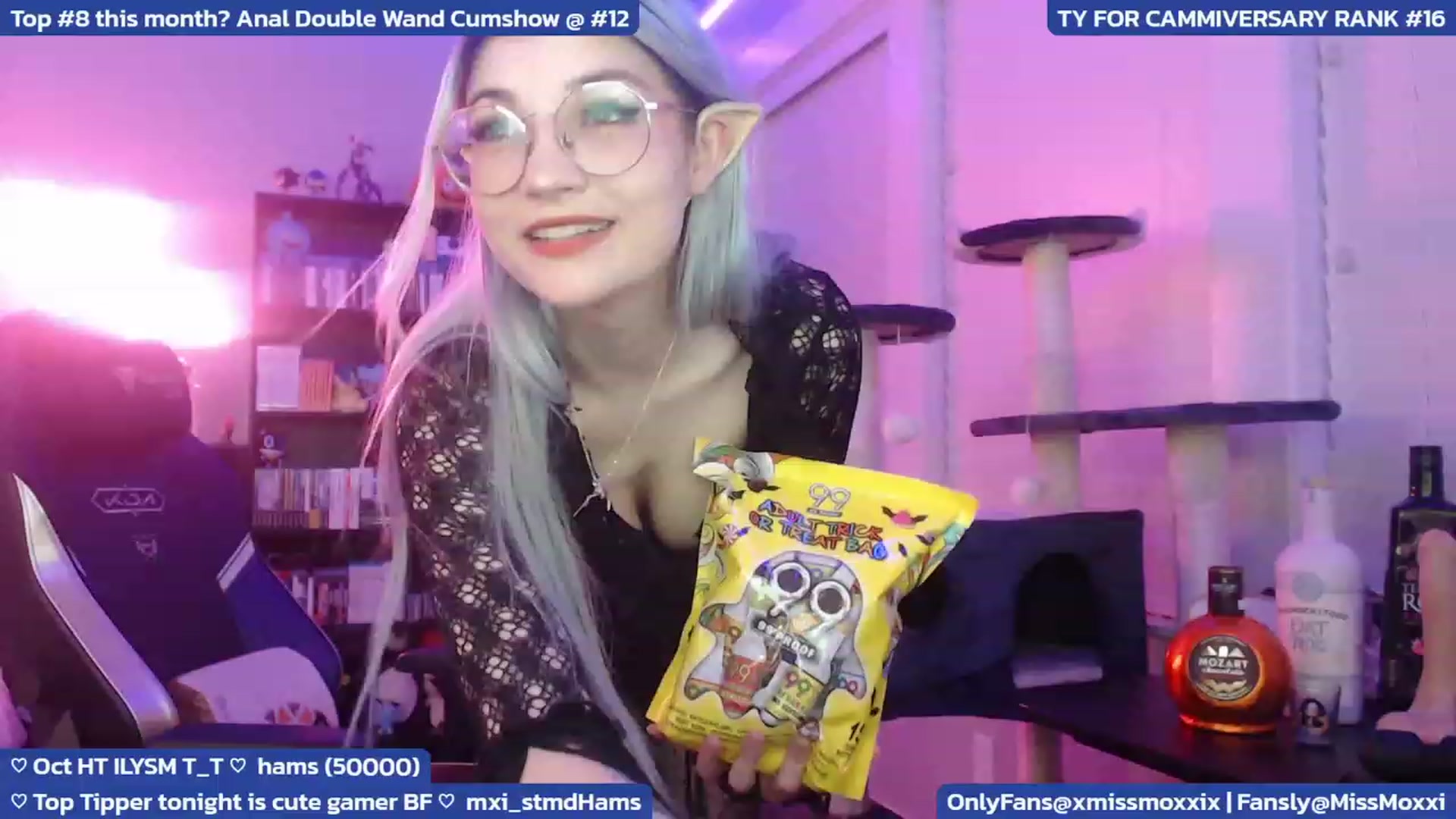 Gallery image thumbnail from XMissMoxxiX's myfreecams stream on, 10/07/2023, 03:03 image 1 of 20