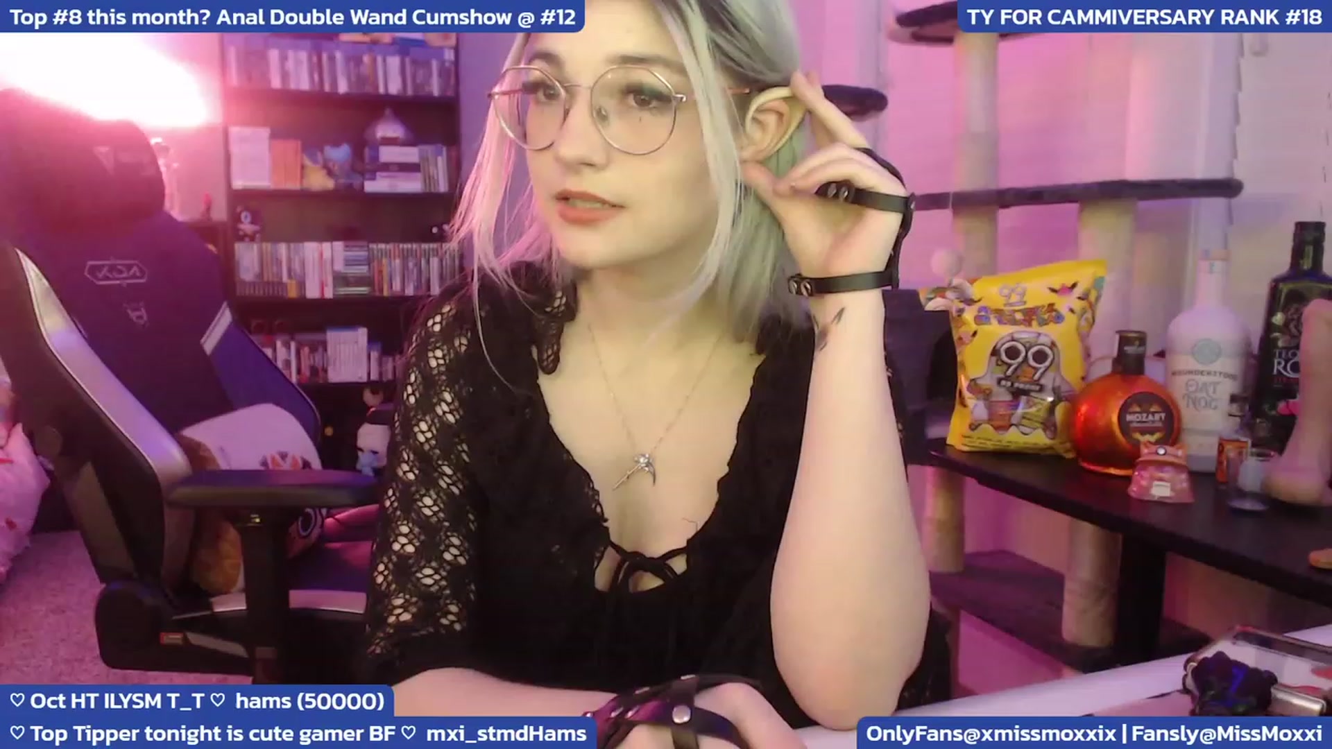 Gallery image thumbnail from XMissMoxxiX's myfreecams stream on, 10/07/2023, 03:18 image 3 of 20