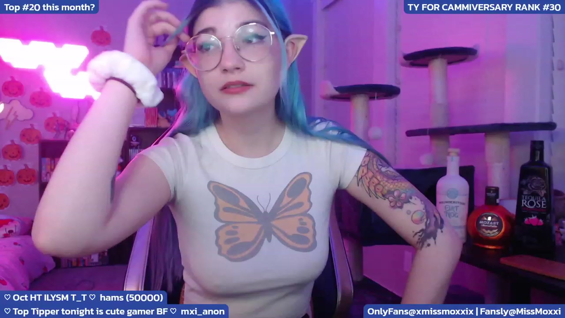Gallery image thumbnail from XMissMoxxiX's myfreecams stream on, 10/25/2023, 05:07 image 16 of 20