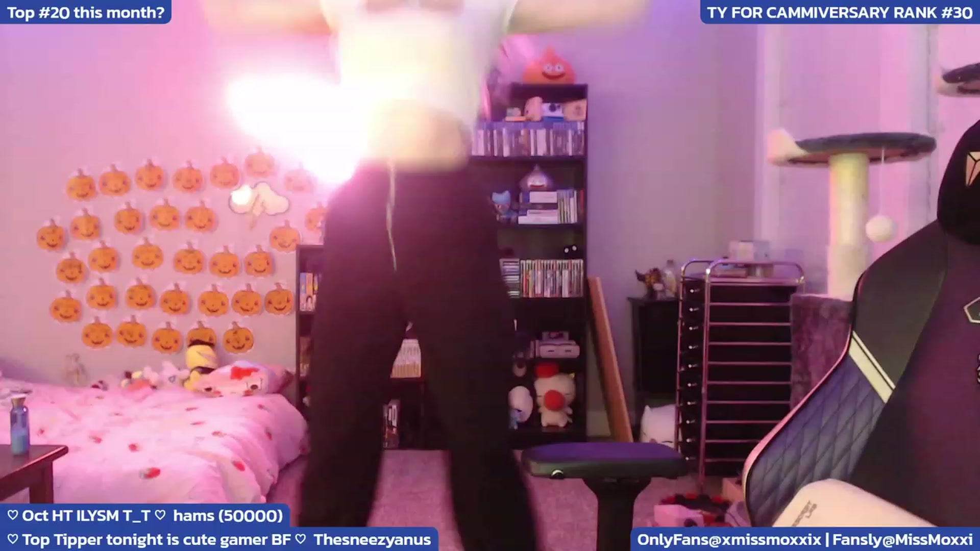 Gallery image thumbnail from XMissMoxxiX's myfreecams stream on, 10/25/2023, 05:07 image 6 of 20