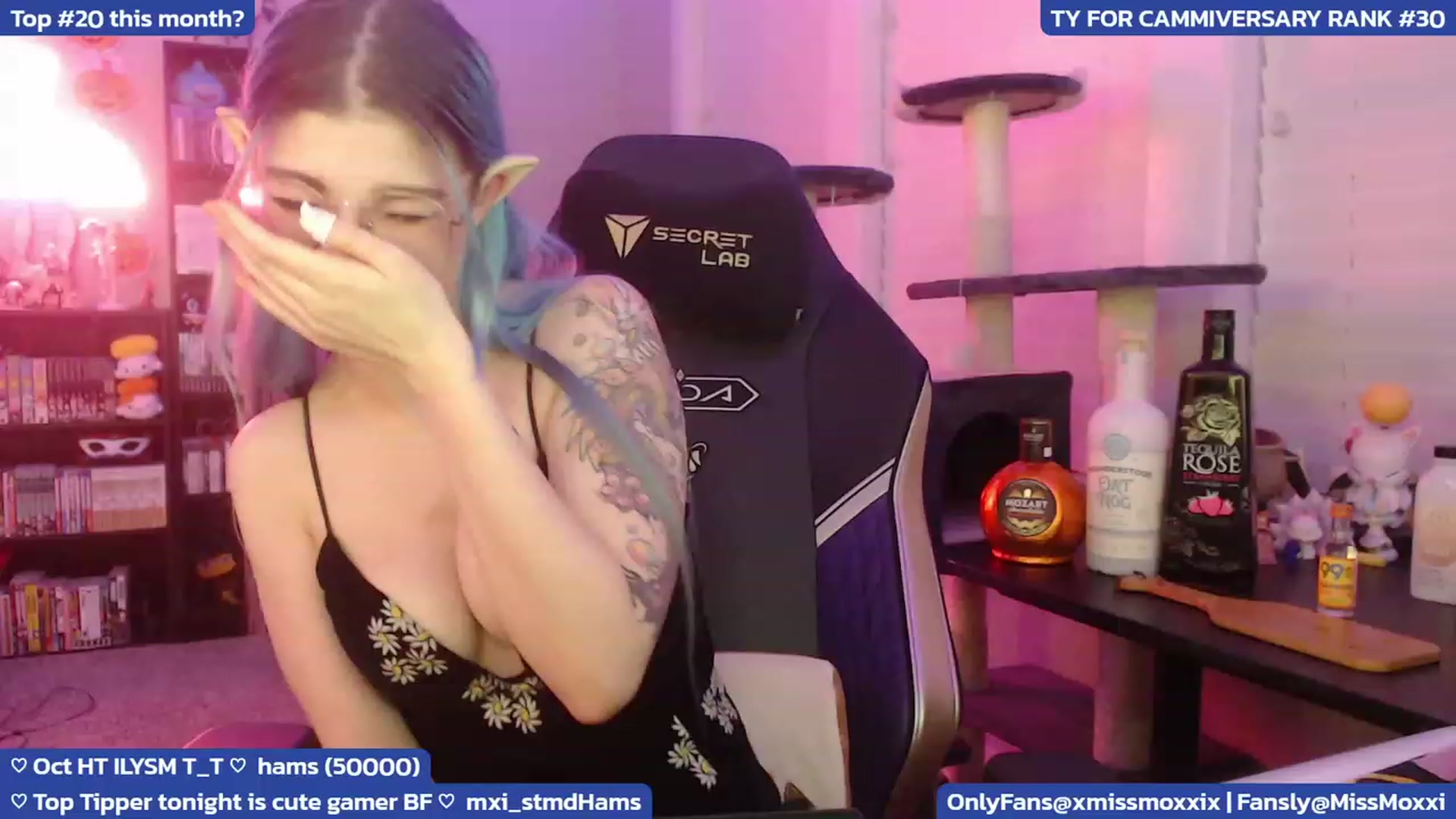 Gallery image thumbnail from XMissMoxxiX's myfreecams stream on, 10/27/2023, 04:59 image 10 of 20