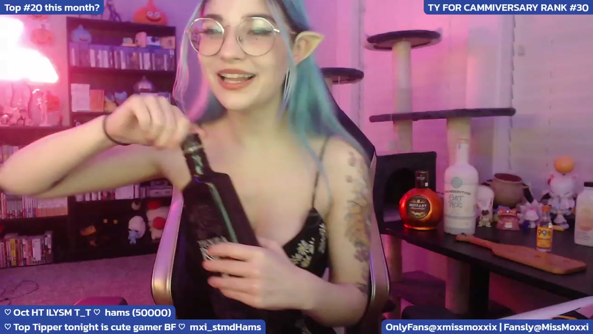 Gallery image thumbnail from XMissMoxxiX's myfreecams stream on, 10/27/2023, 04:59 image 4 of 20