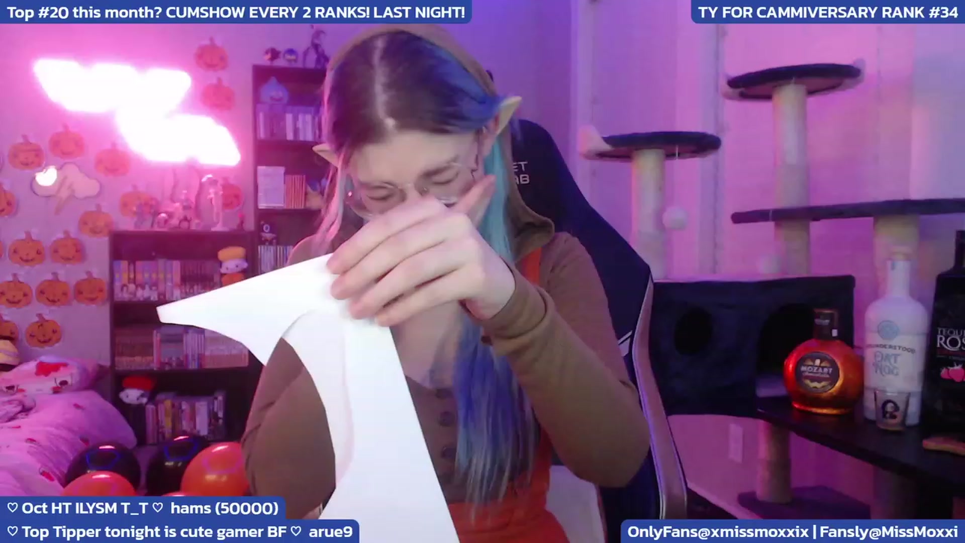 Gallery image thumbnail from XMissMoxxiX's myfreecams stream on, 11/01/2023, 03:08 image 14 of 20
