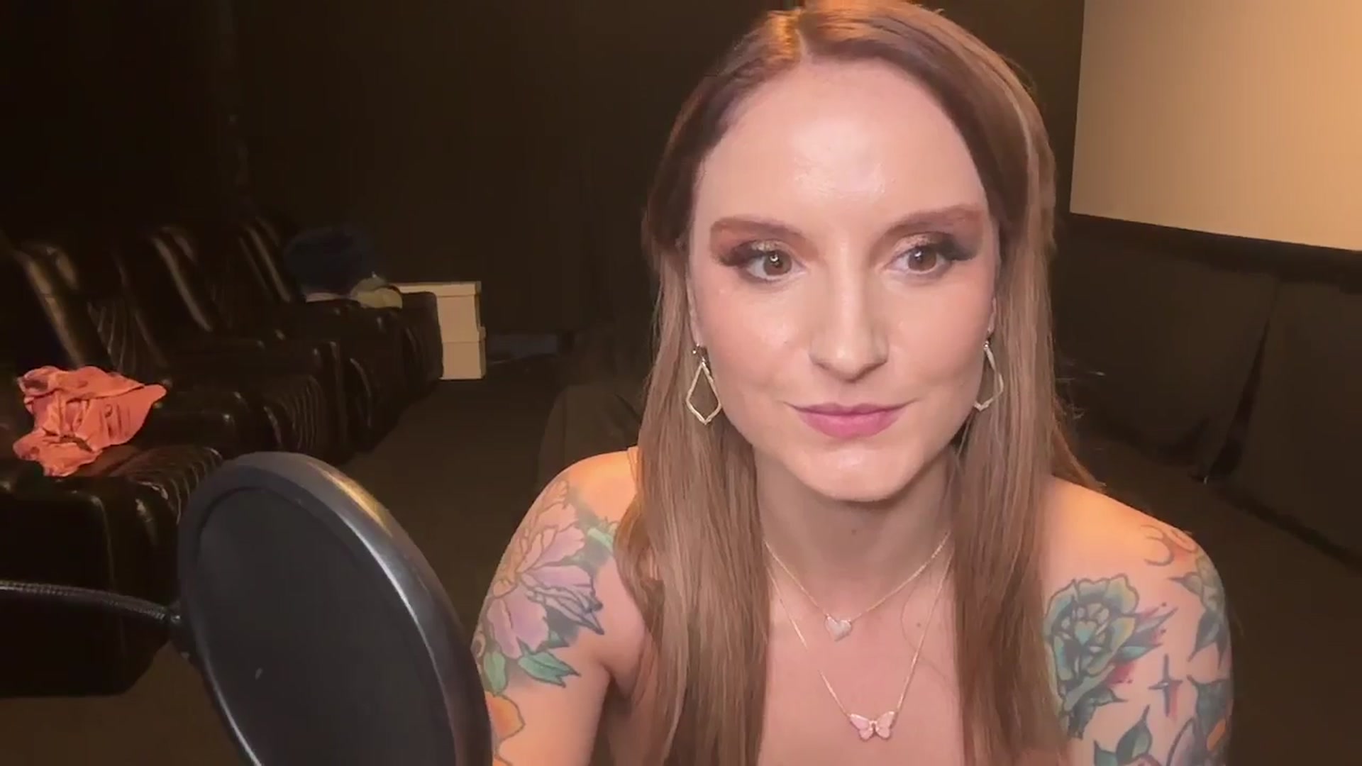 Gallery image thumbnail from XNatashaxX's myfreecams stream on, 01/15/2025, 09:16 image 15 of 20