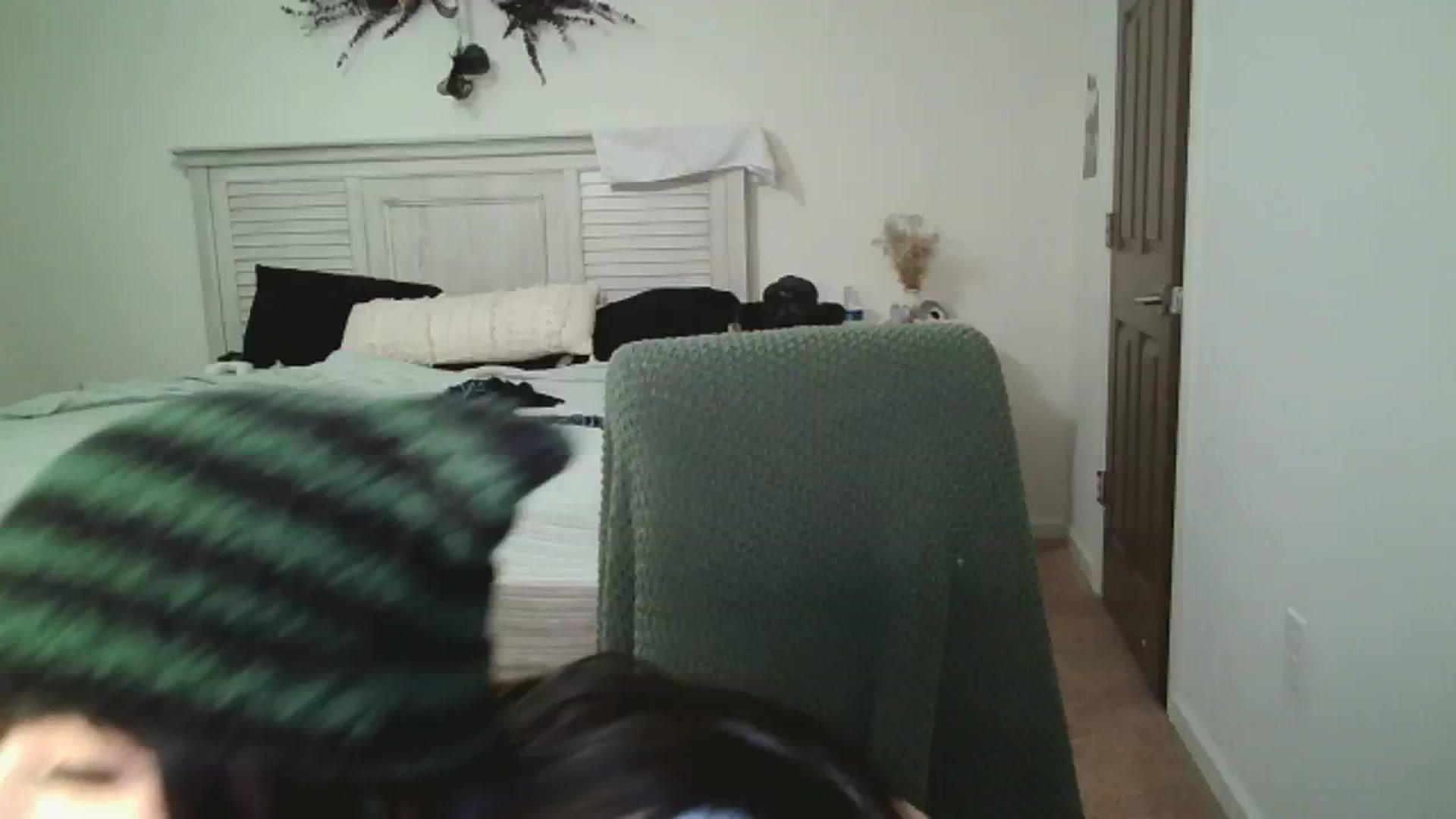 Gallery image thumbnail from XOSLEEPY's myfreecams stream on, 04/05/2024, 18:56 image 18 of 20