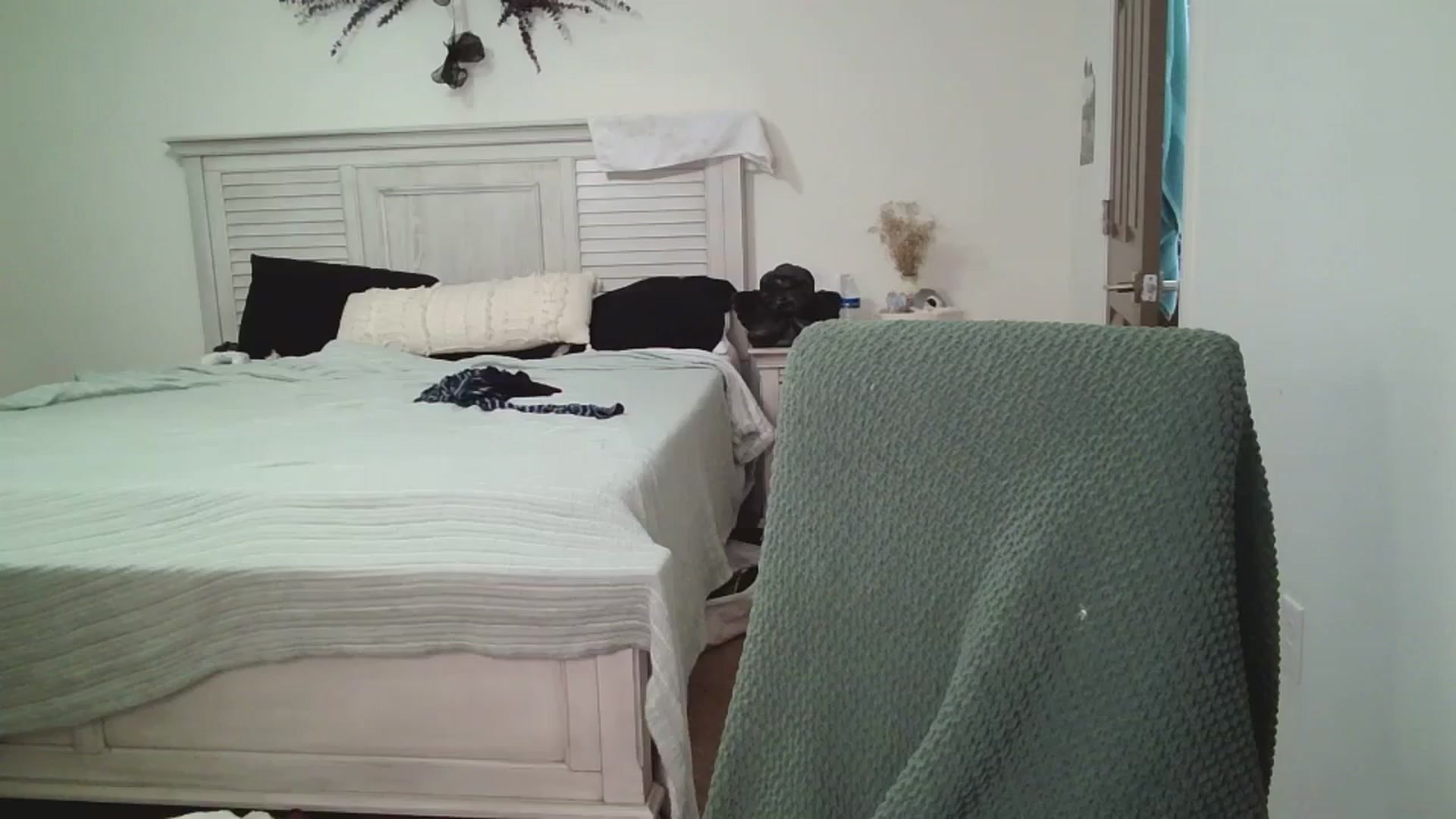 Gallery image thumbnail from XOSLEEPY's myfreecams stream on, 04/05/2024, 18:56 image 14 of 20