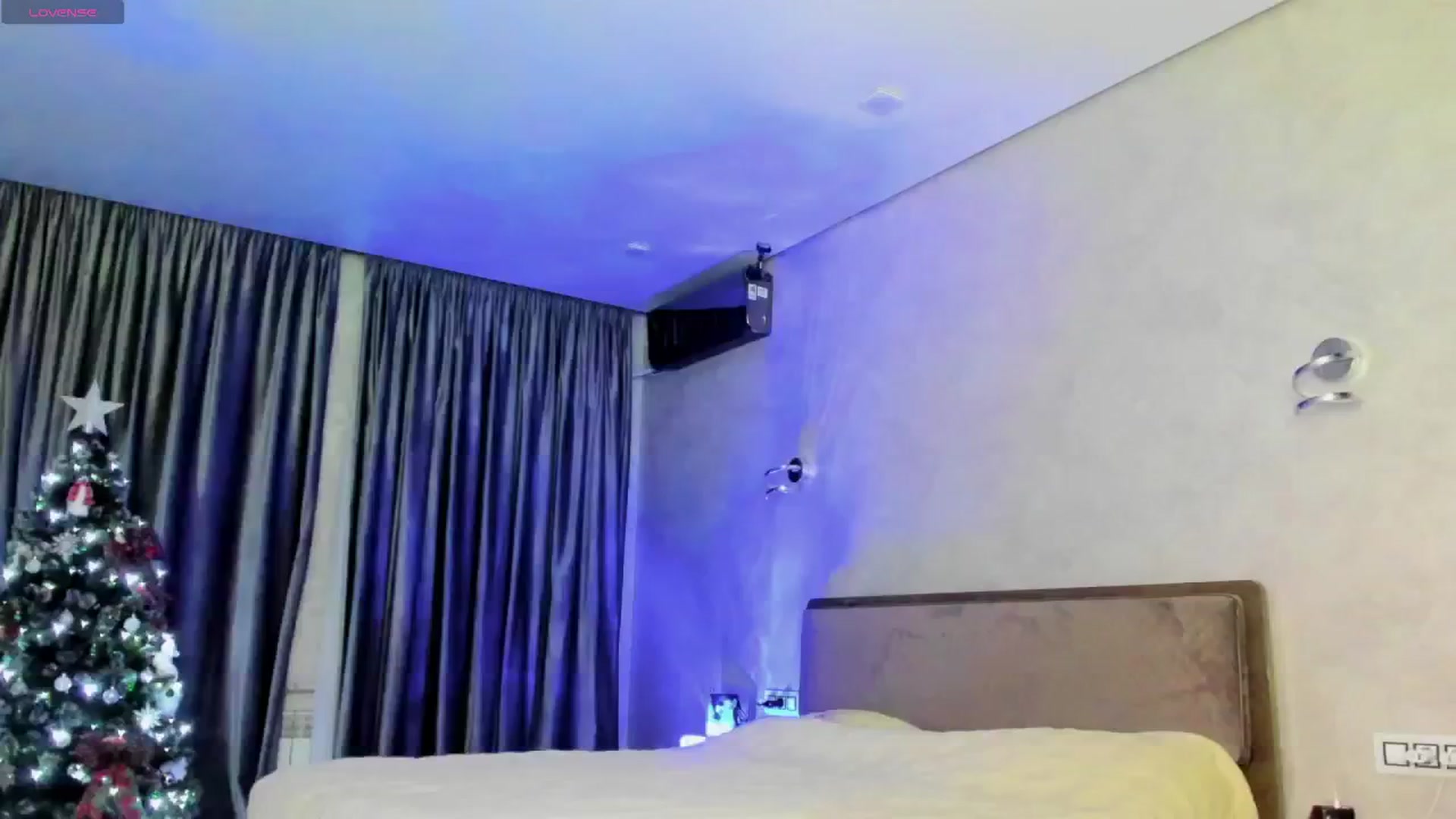 Gallery image thumbnail from XOXOKate's myfreecams stream on, 12/21/2024, 18:00 image 13 of 20