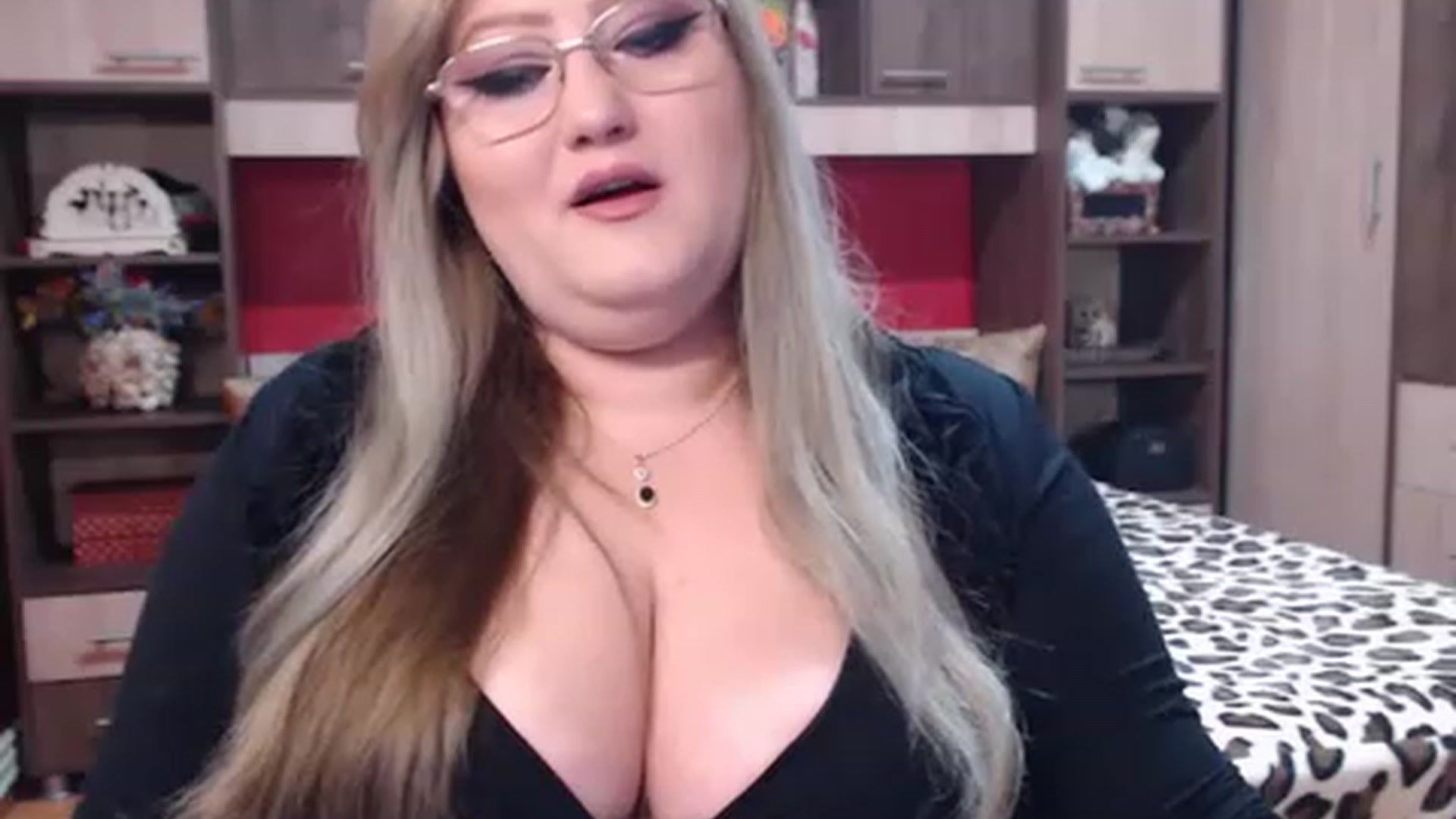 Gallery image thumbnail from XShyTeaseX's myfreecams stream on, 03/10/2023, 07:45 image 16 of 20