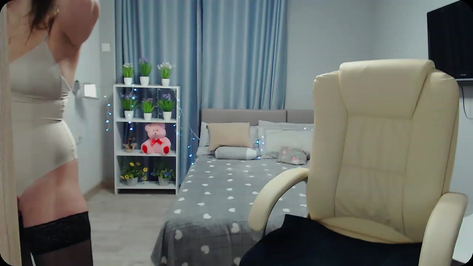 Gallery image thumbnail from XTinaMoonX's myfreecams stream on, 01/13/2023, 14:52 image 14 of 20