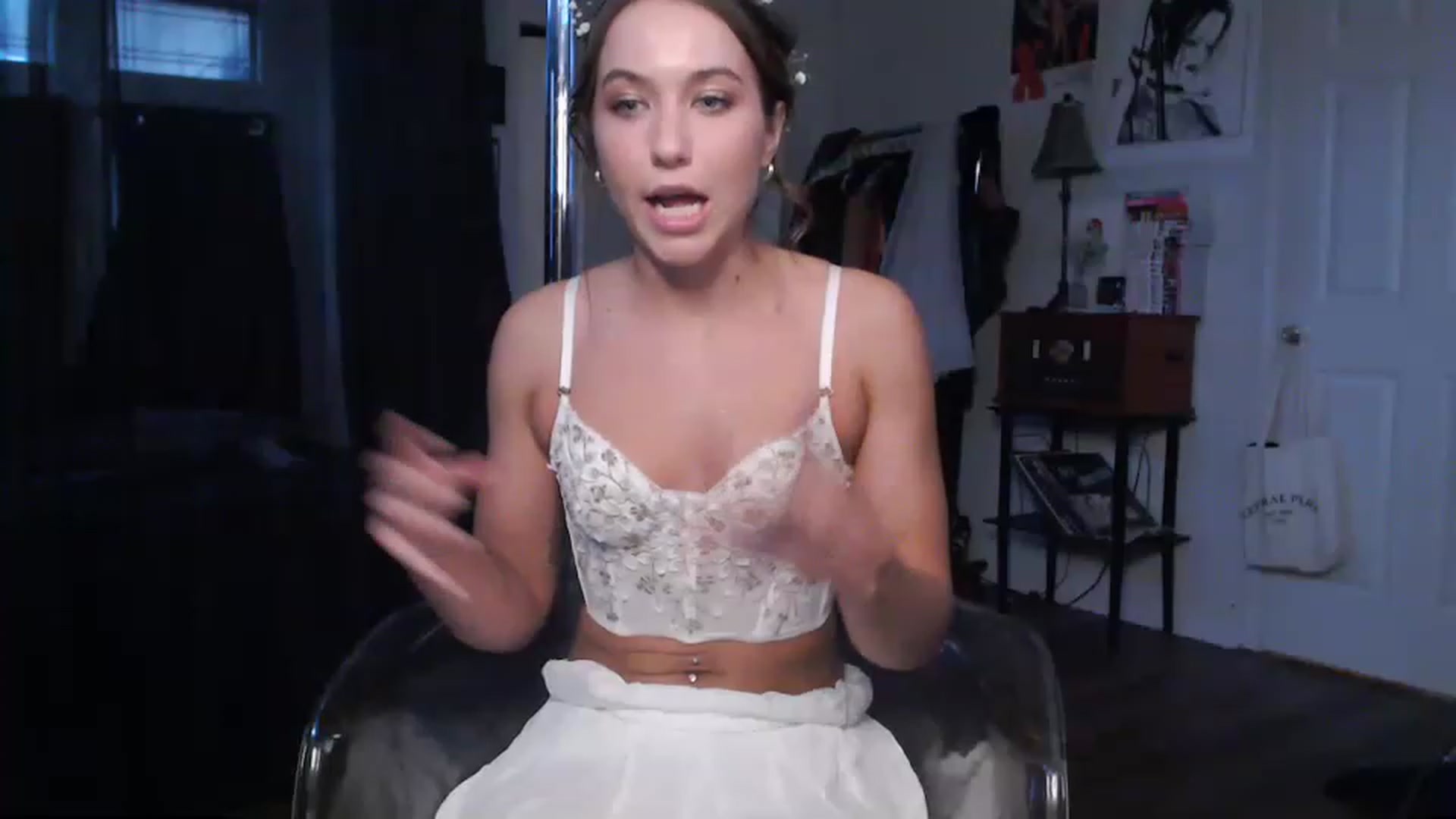 Gallery image thumbnail from XXViolett's myfreecams stream on, 01/03/2023, 21:58 image 9 of 20