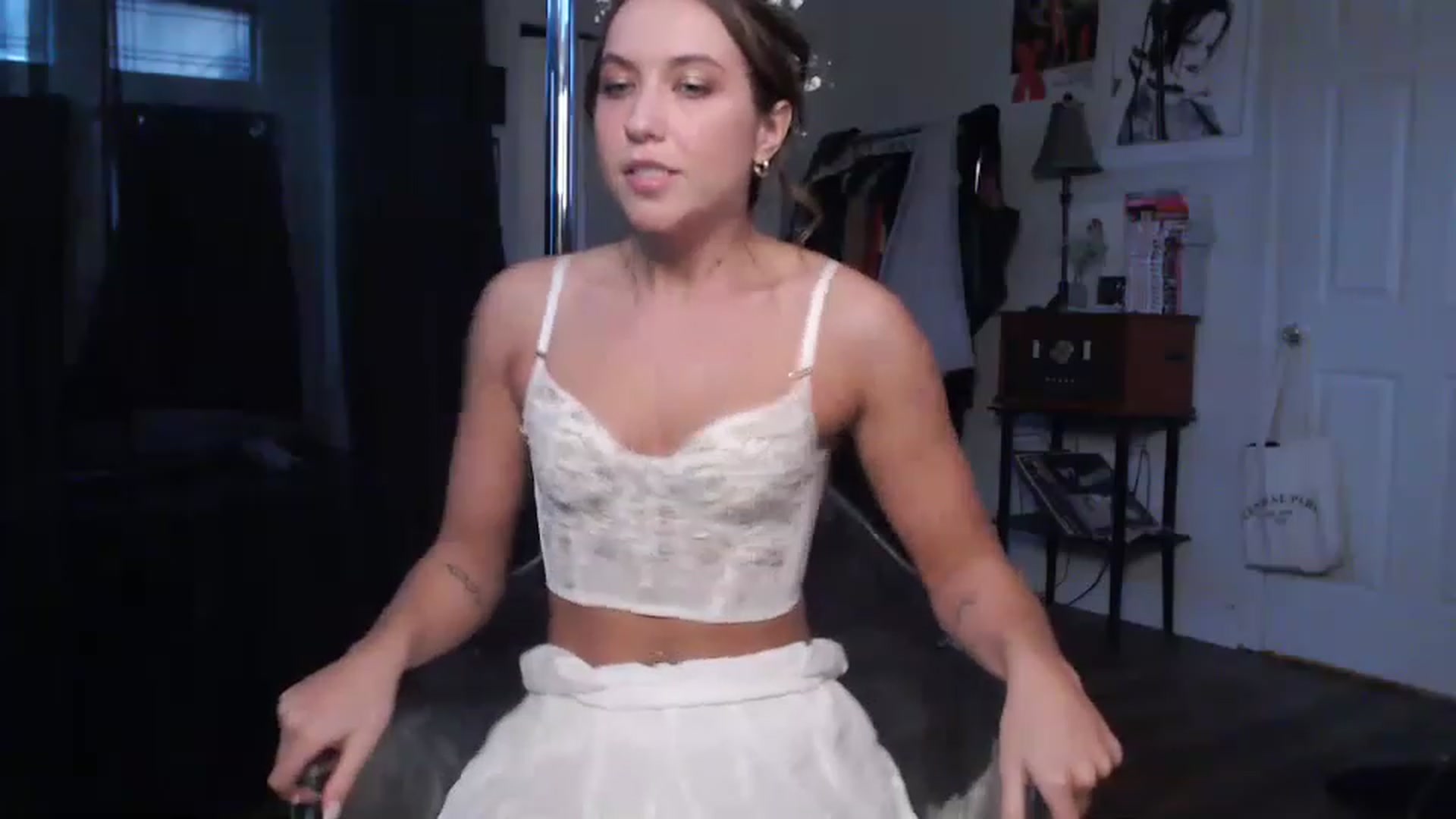 Gallery image thumbnail from XXViolett's myfreecams stream on, 01/03/2023, 21:58 image 7 of 20