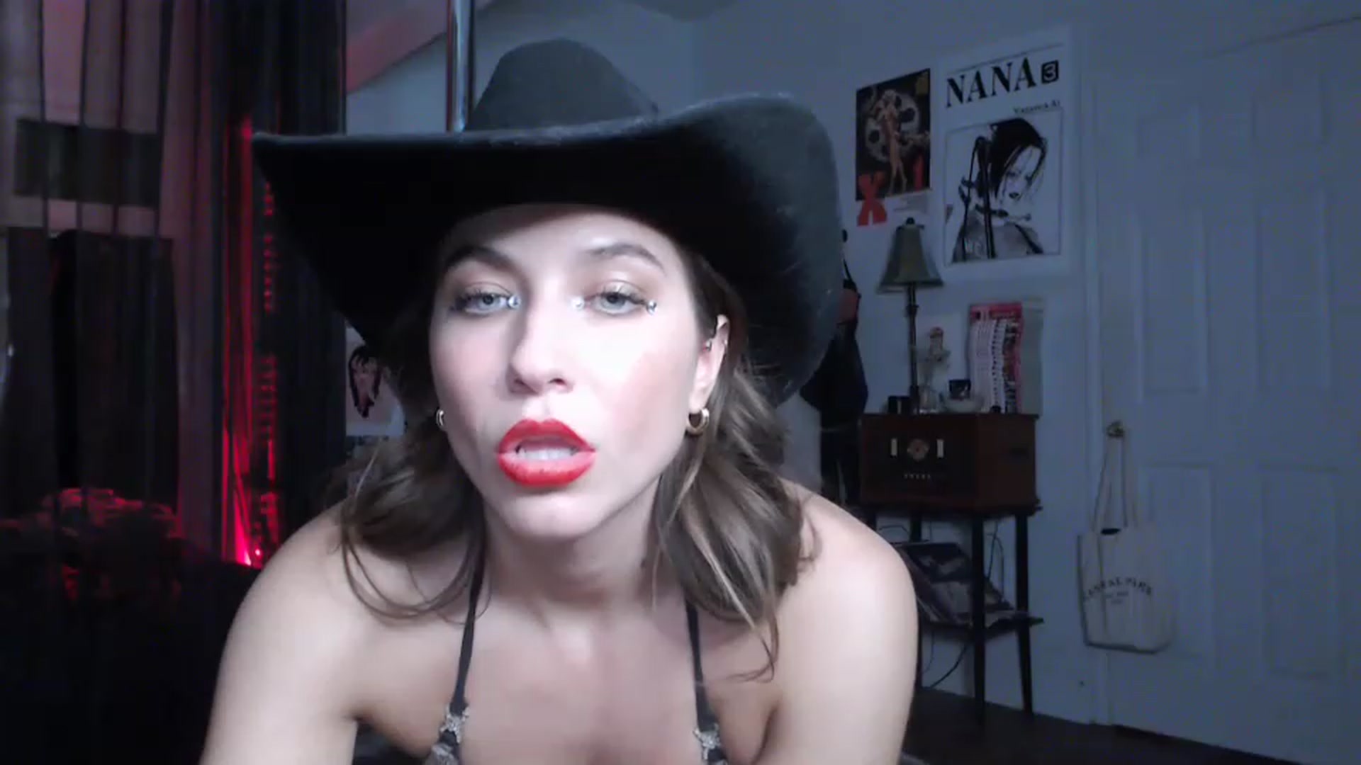 Gallery image thumbnail from XXViolett's myfreecams stream on, 01/15/2023, 23:41 image 16 of 20
