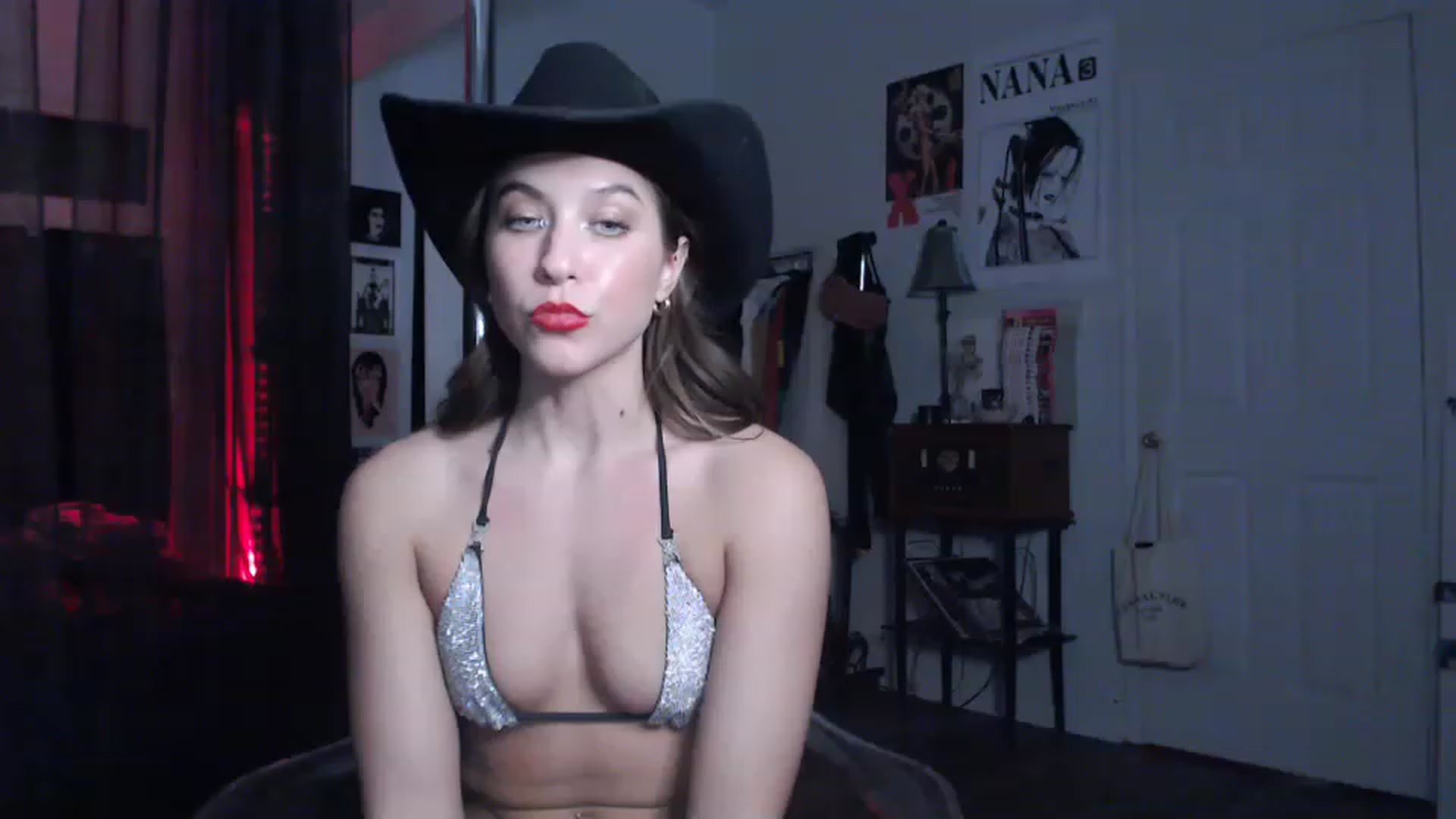 Gallery image thumbnail from XXViolett's myfreecams stream on, 01/16/2023, 01:04 image 10 of 20
