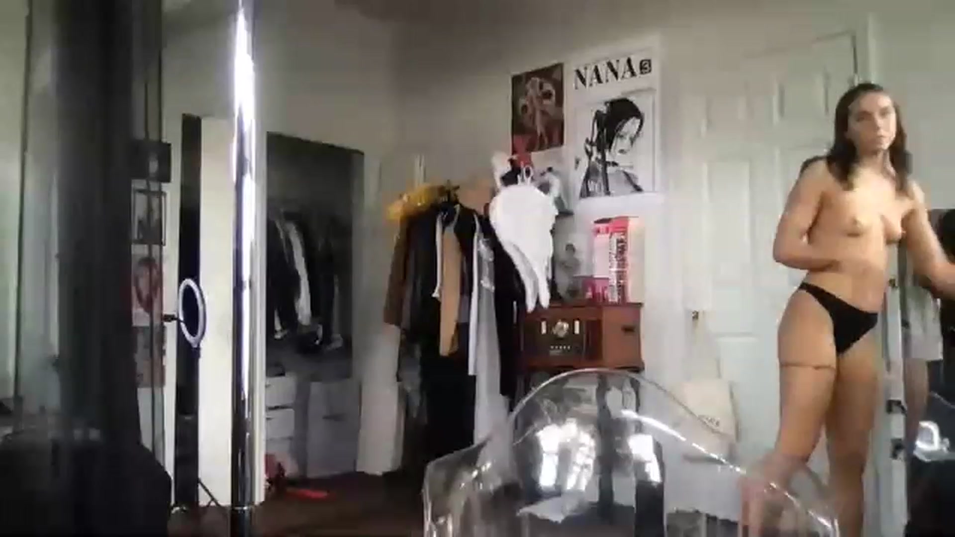 Gallery image thumbnail from XXViolett's myfreecams stream on, 04/06/2023, 15:17 image 14 of 20