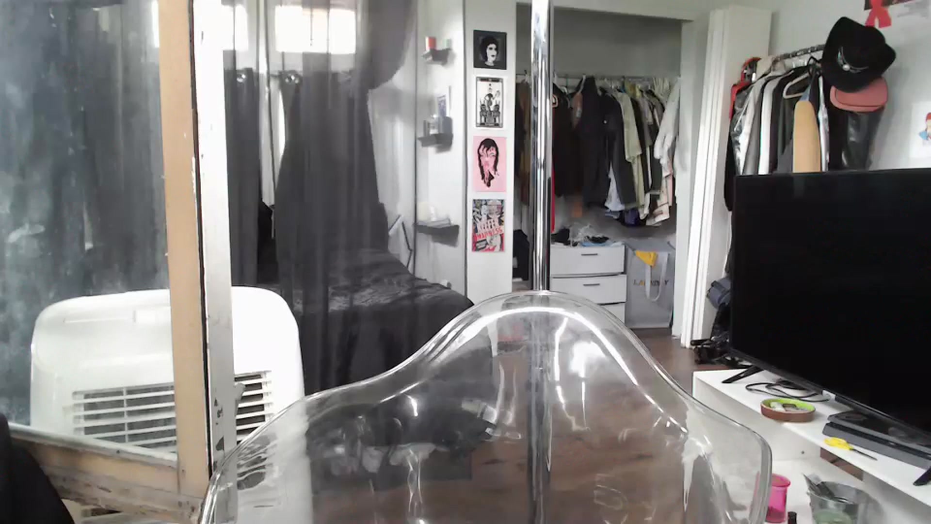 Gallery image thumbnail from XXViolett's myfreecams stream on, 08/13/2023, 19:32 image 16 of 20