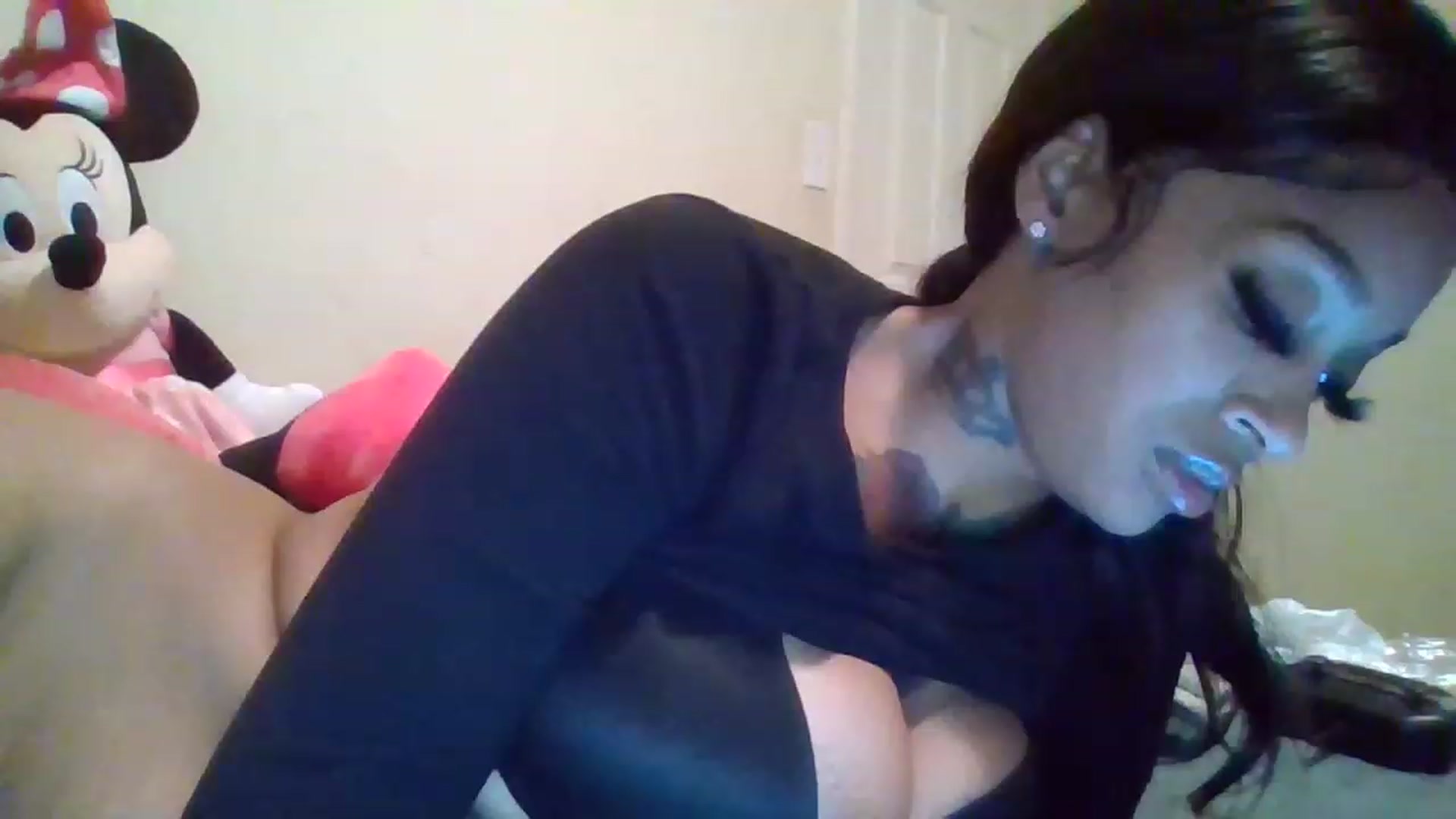 Gallery image thumbnail from XXXRedBone21's myfreecams stream on, 11/22/2022, 24:45 image 18 of 20