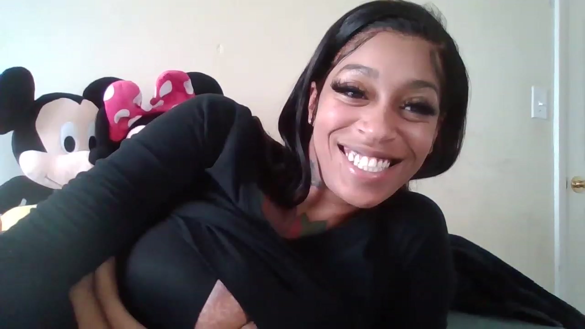 Gallery image thumbnail from XXXRedBone21's myfreecams stream on, 11/22/2022, 17:41 image 8 of 20