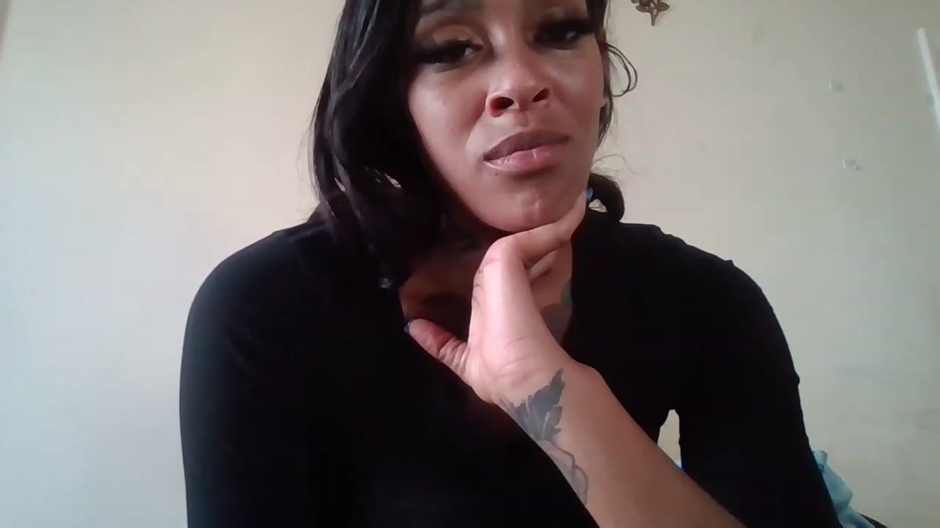Gallery image thumbnail from XXXRedBone21's myfreecams stream on, 11/22/2022, 17:41 image 1 of 20