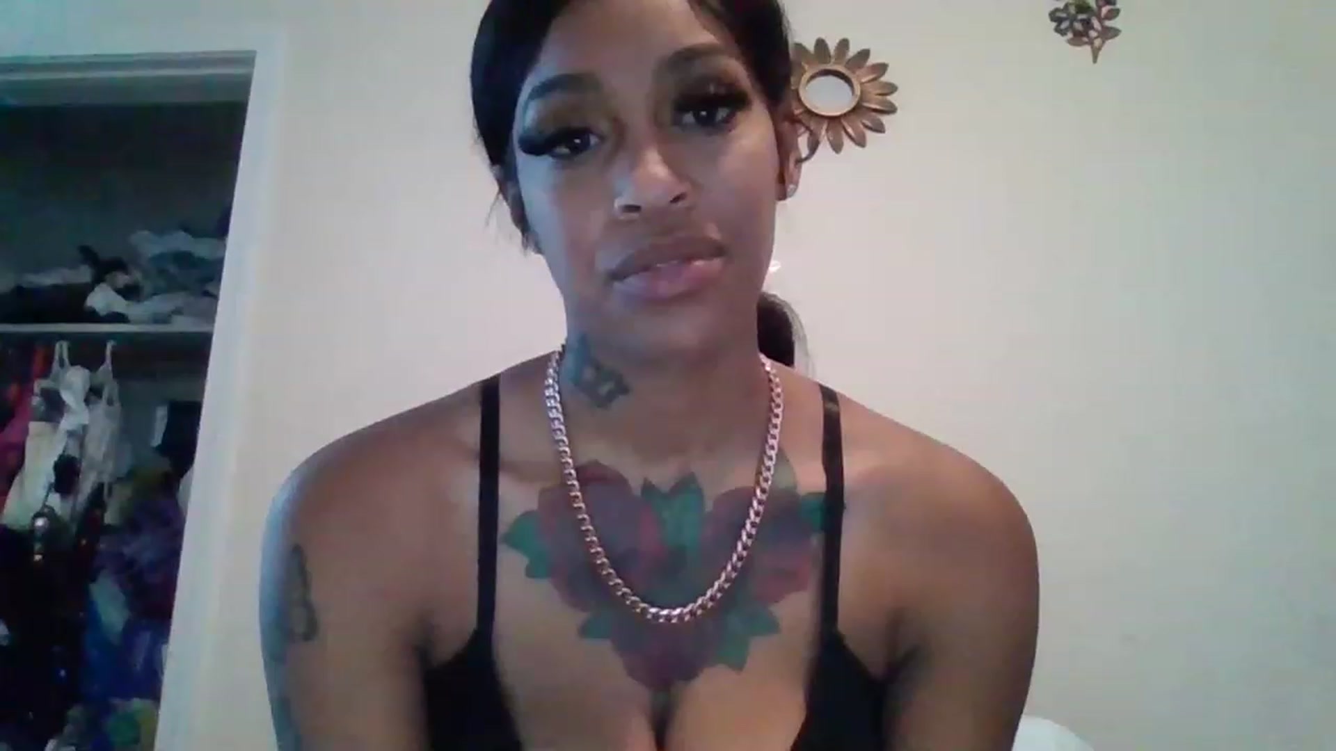 Gallery image thumbnail from XXXRedBone21's myfreecams stream on, 11/23/2022, 13:04 image 2 of 20