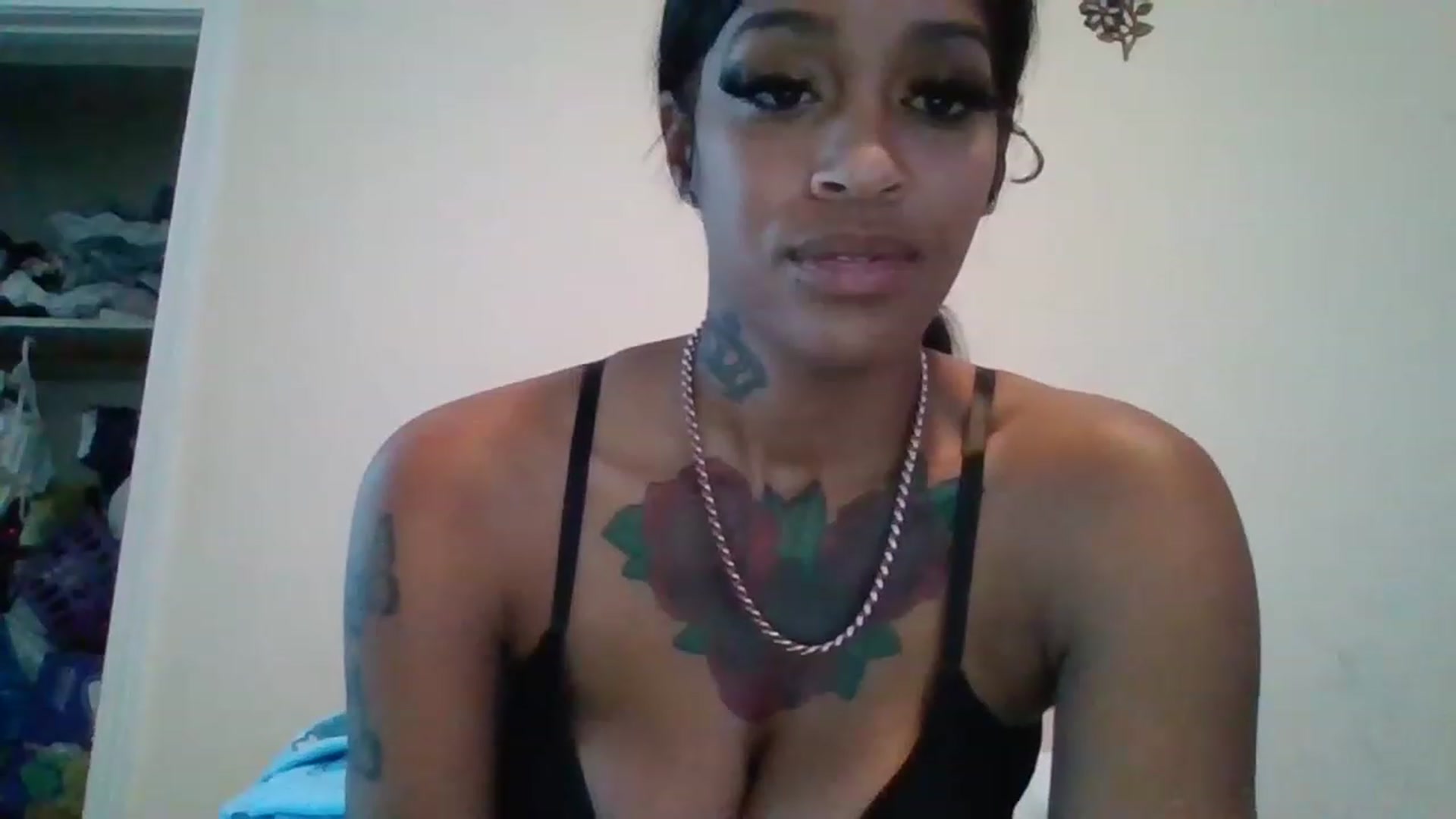 Gallery image thumbnail from XXXRedBone21's myfreecams stream on, 11/23/2022, 13:04 image 17 of 20