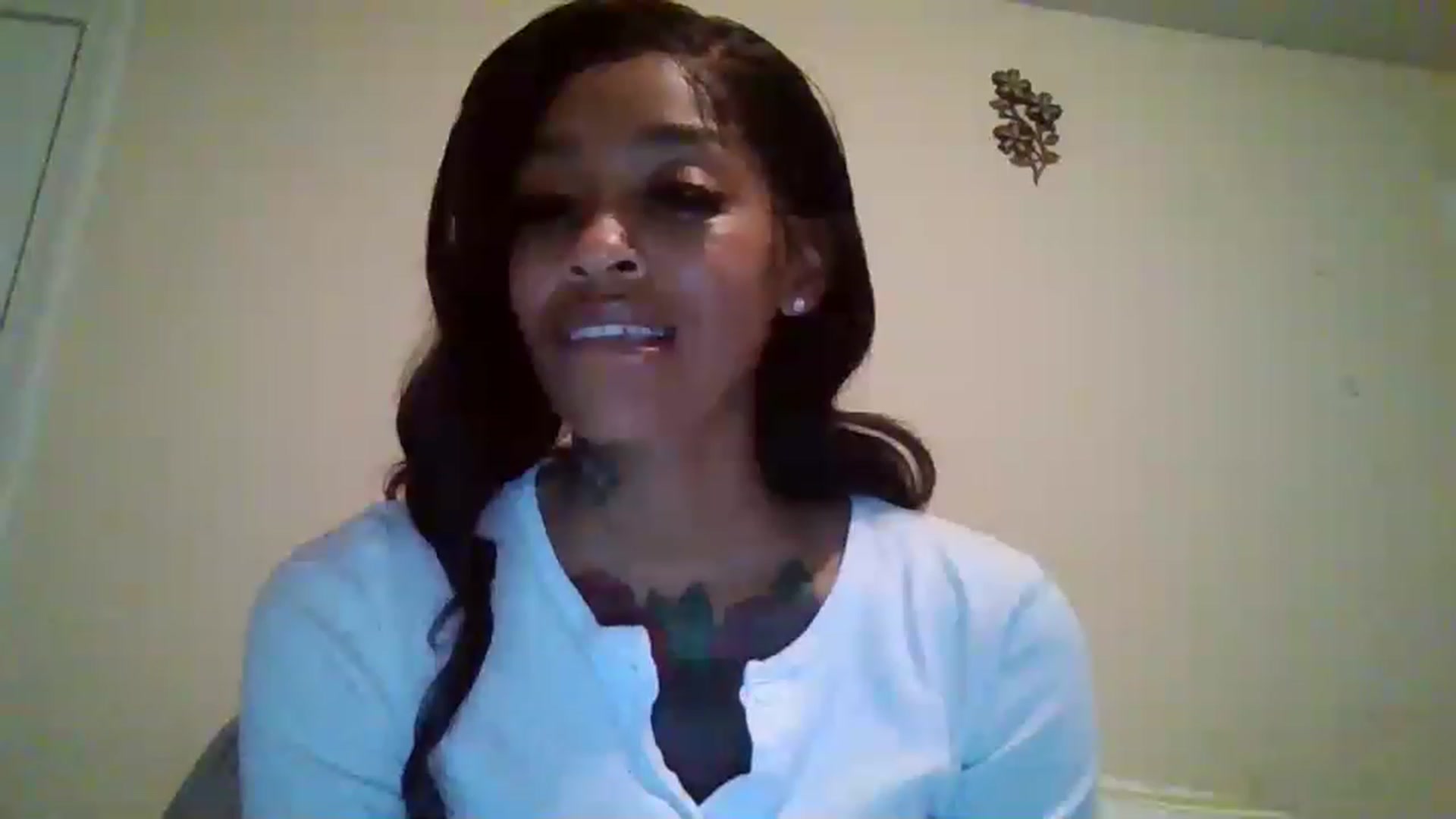 Gallery image thumbnail from XXXRedBone21x's myfreecams stream on, 11/30/2022, 22:45 image 4 of 20
