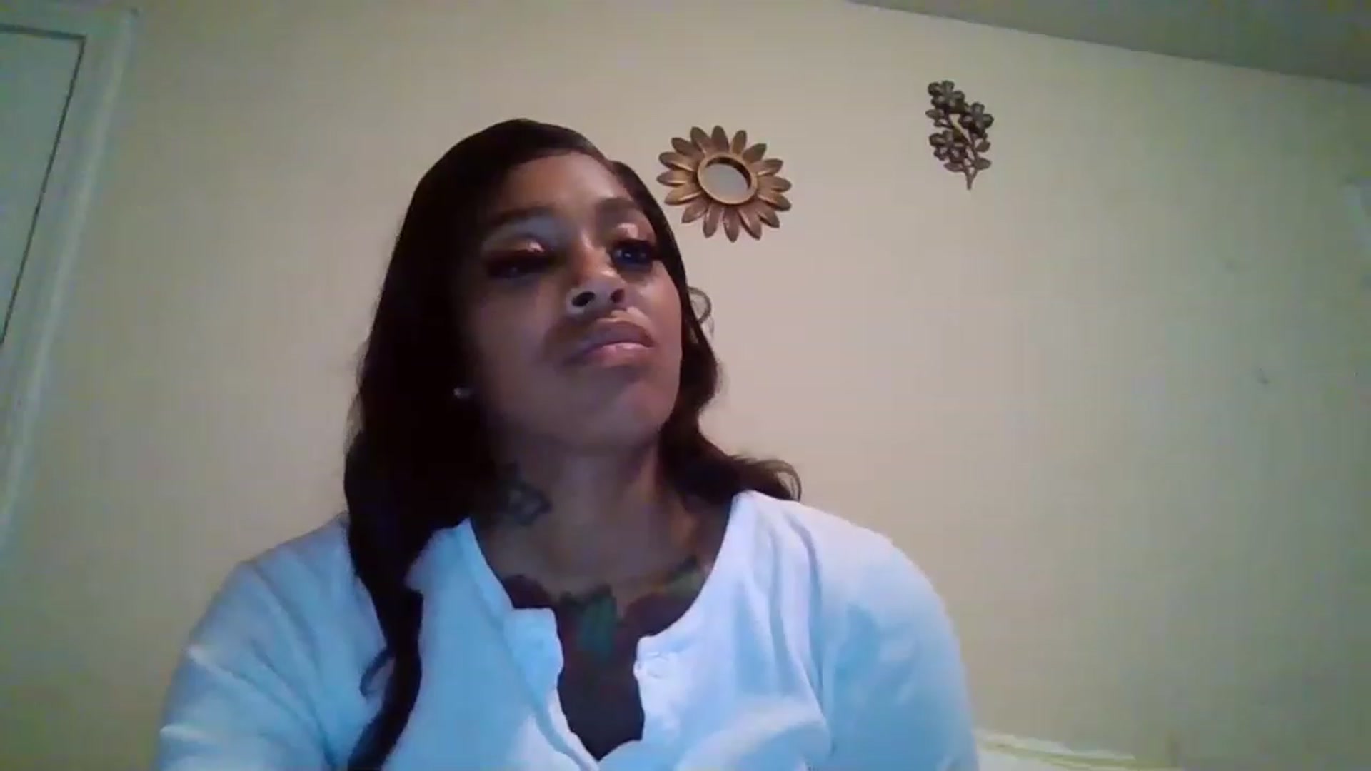 Gallery image thumbnail from XXXRedBone21x's myfreecams stream on, 11/30/2022, 22:45 image 14 of 20