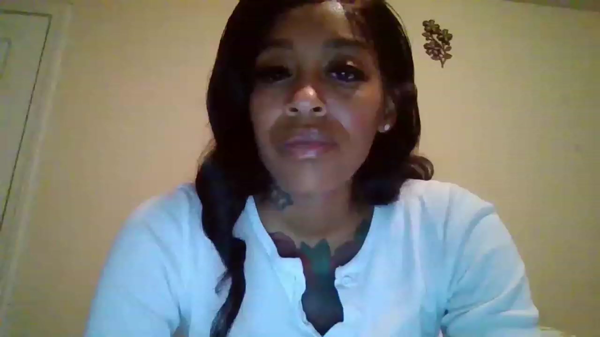 Gallery image thumbnail from XXXRedBone21x's myfreecams stream on, 11/30/2022, 22:45 image 10 of 20