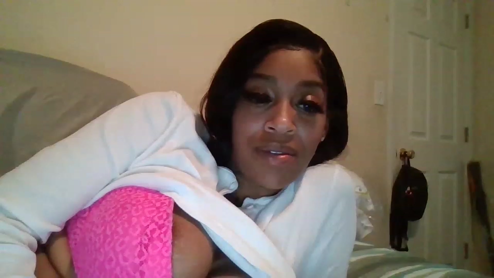 Gallery image thumbnail from XXXRedBone21x's myfreecams stream on, 12/01/2022, 24:02 image 6 of 20