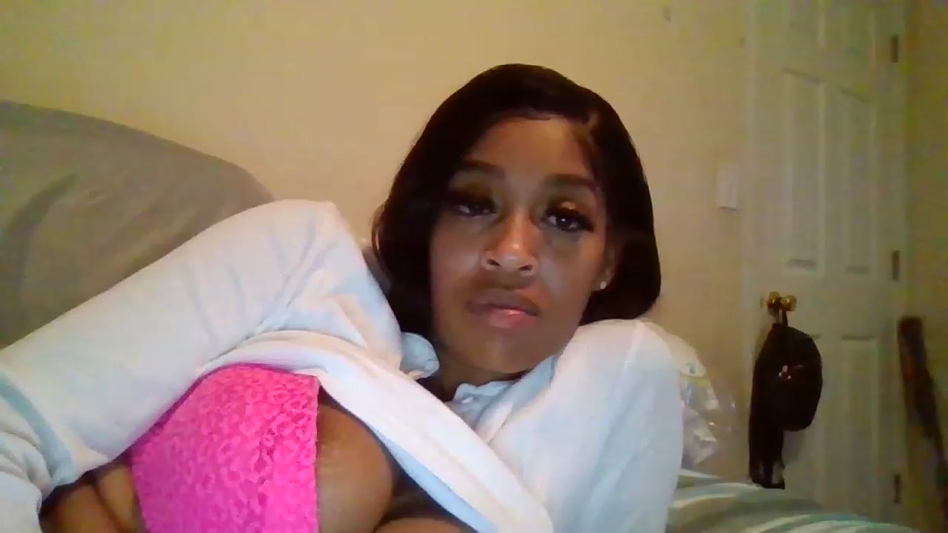 Gallery image thumbnail from XXXRedBone21x's myfreecams stream on, 12/01/2022, 24:02 image 8 of 20