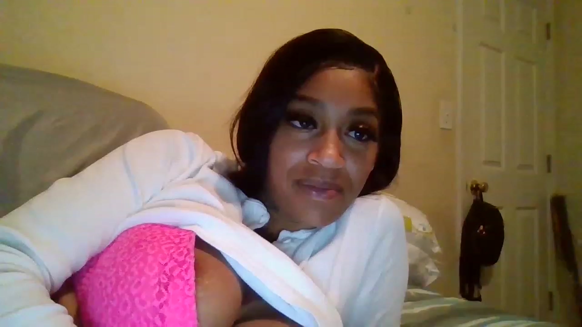 Gallery image thumbnail from XXXRedBone21x's myfreecams stream on, 12/01/2022, 24:02 image 4 of 20