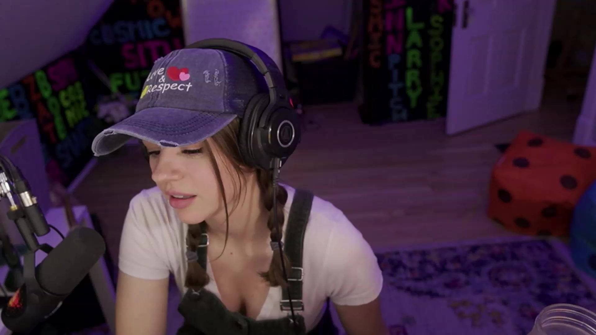 Gallery image thumbnail from XXX_Sophie's myfreecams stream on, 07/20/2023, 07:58 image 18 of 20