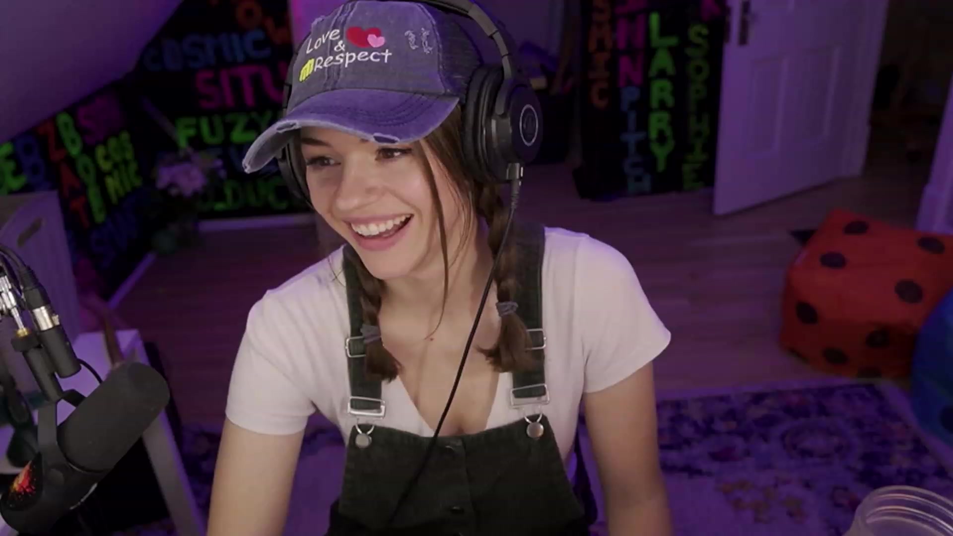 Gallery image thumbnail from XXX_Sophie's myfreecams stream on, 07/20/2023, 07:58 image 14 of 20