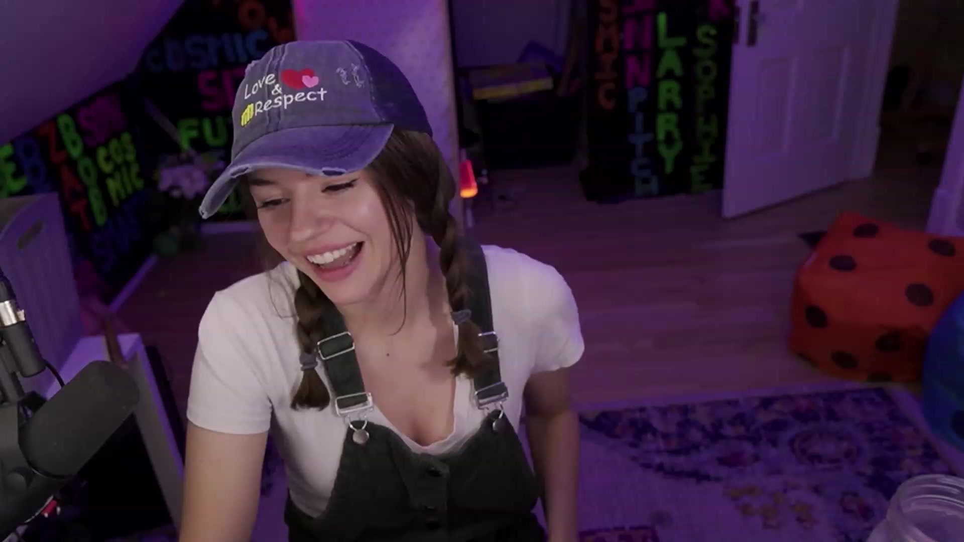 Gallery image thumbnail from XXX_Sophie's myfreecams stream on, 07/20/2023, 09:35 image 5 of 20