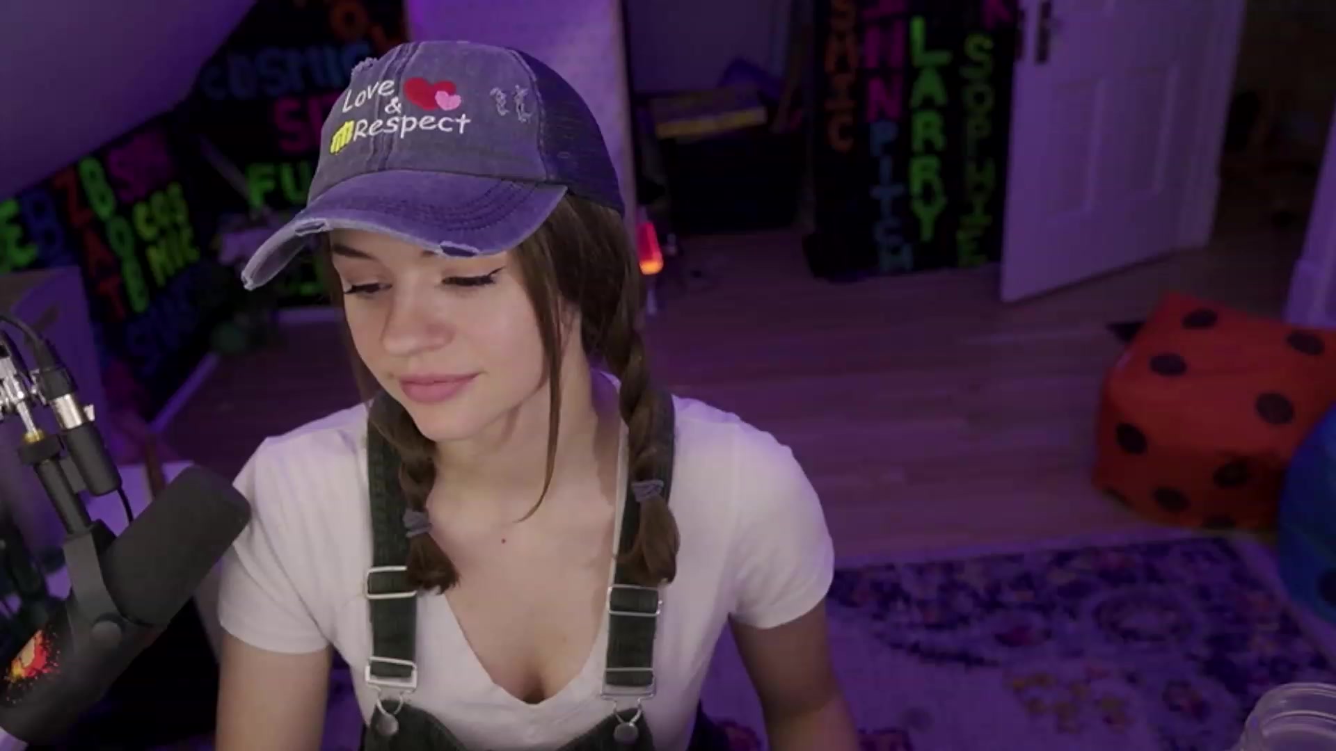 Gallery image thumbnail from XXX_Sophie's myfreecams stream on, 07/20/2023, 09:35 image 17 of 20
