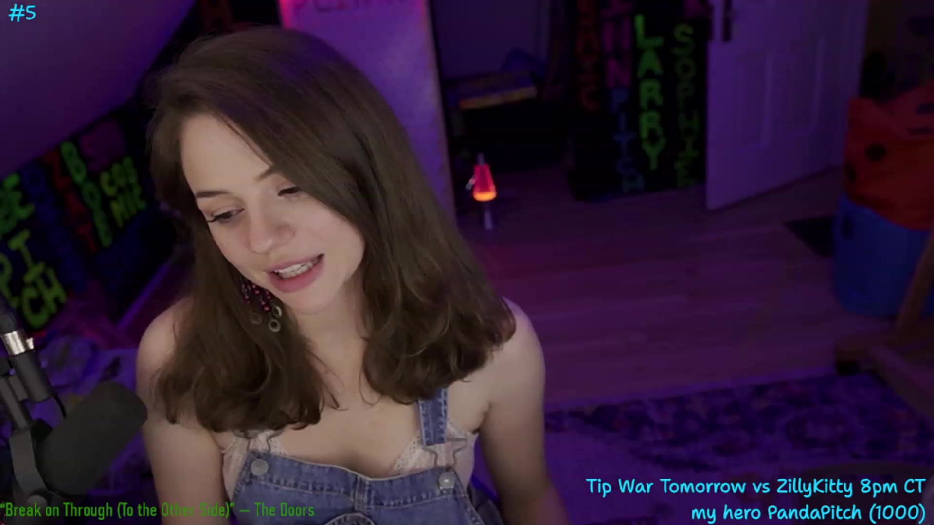 Gallery image thumbnail from XXX_Sophie's myfreecams stream on, 07/21/2023, 10:27 image 10 of 20