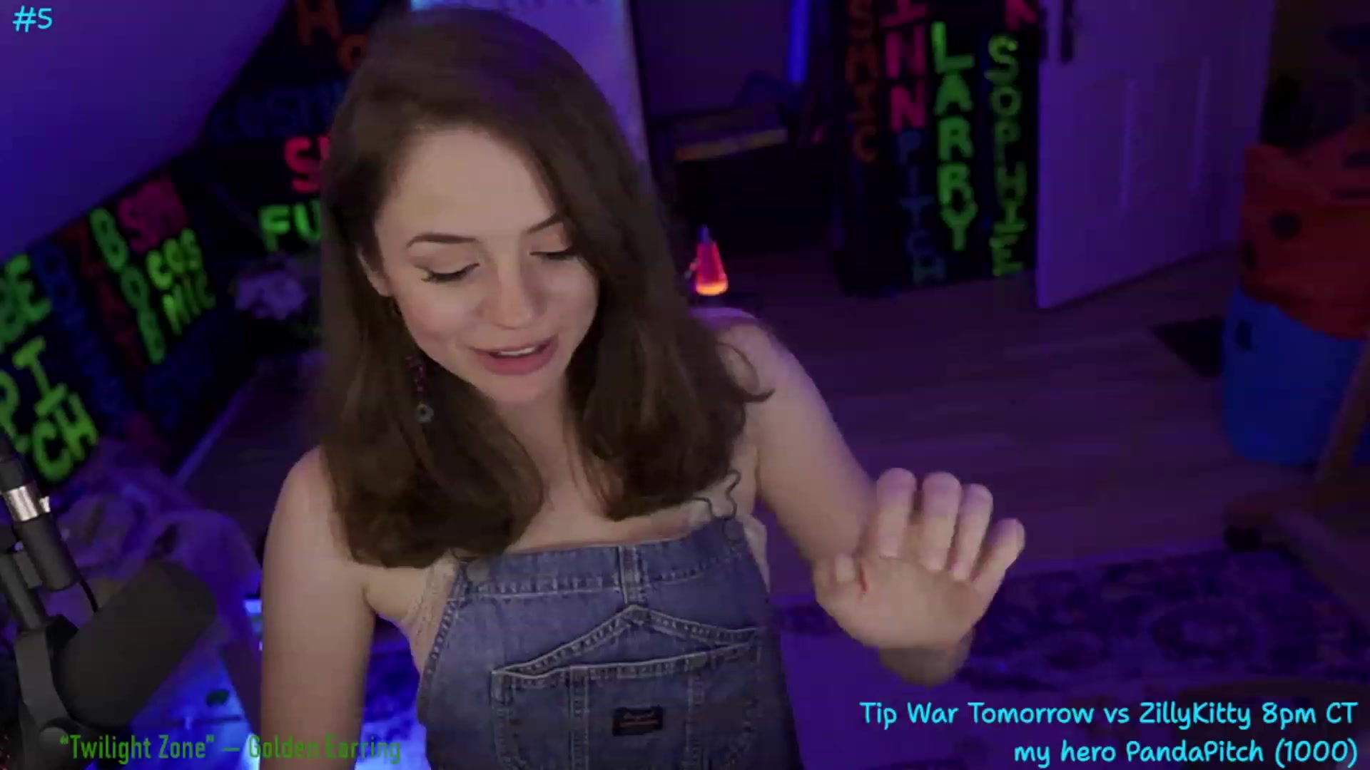 Gallery image thumbnail from XXX_Sophie's myfreecams stream on, 07/21/2023, 10:27 image 6 of 20