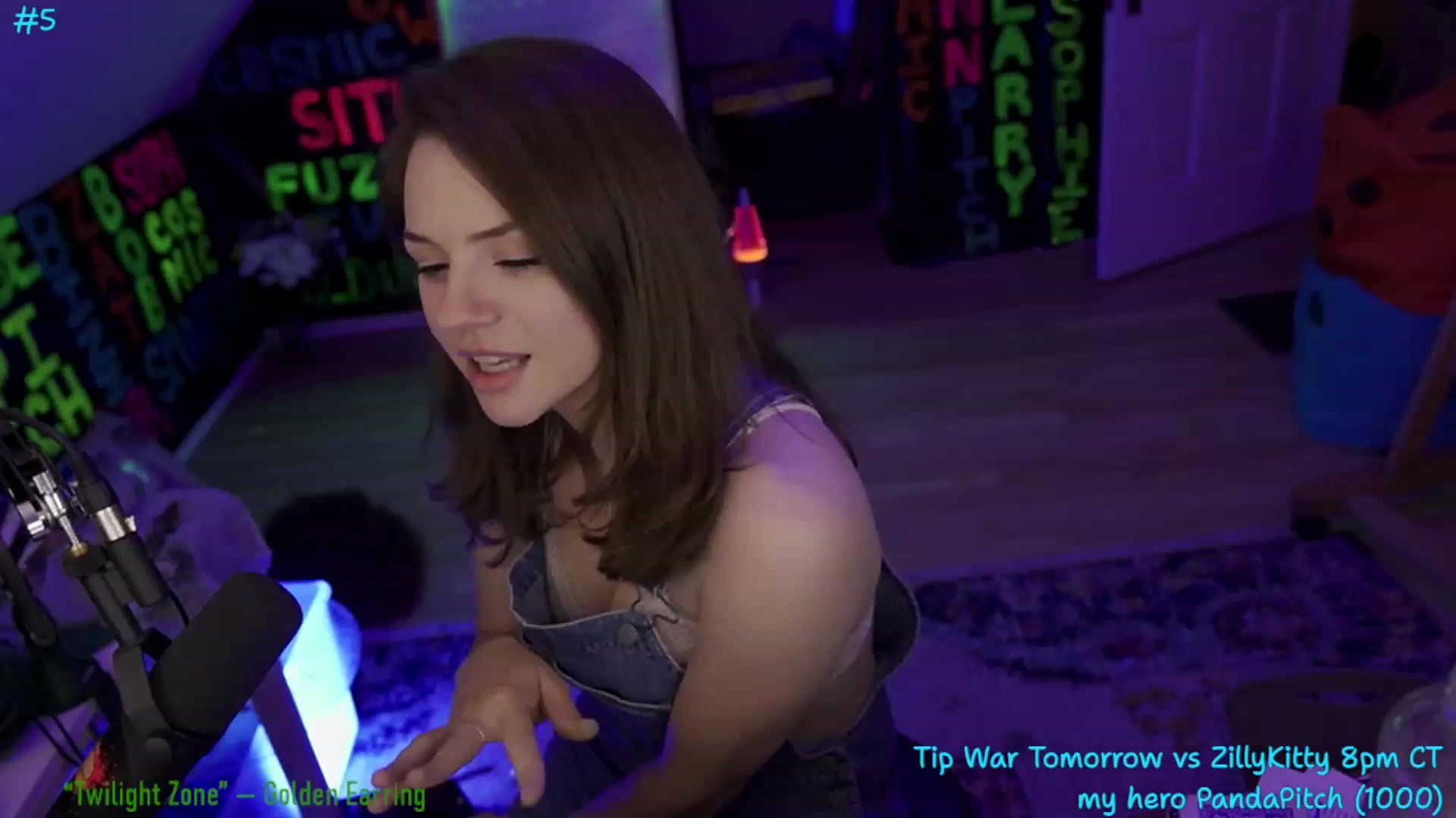 Gallery image thumbnail from XXX_Sophie's myfreecams stream on, 07/21/2023, 10:27 image 3 of 20