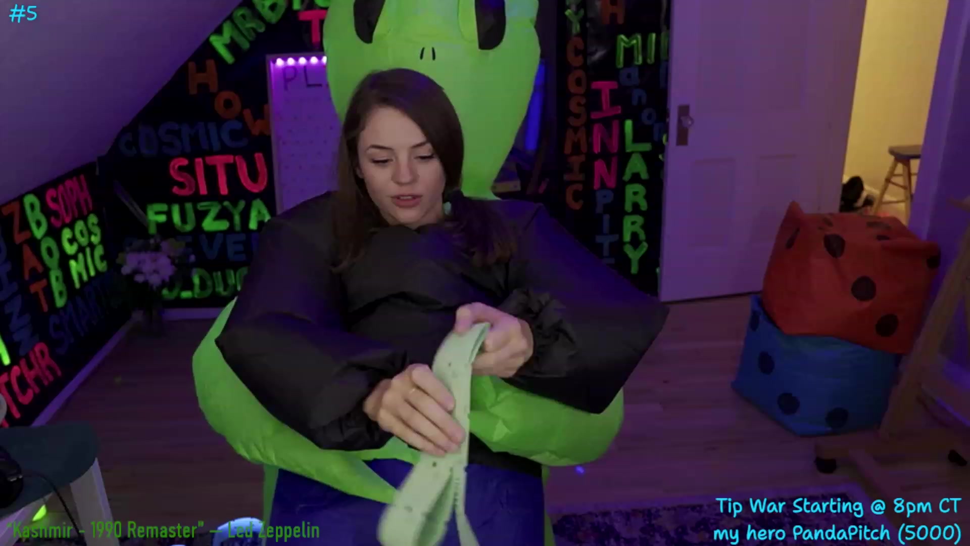 Gallery image thumbnail from XXX_Sophie's myfreecams stream on, 07/22/2023, 04:14 image 8 of 20