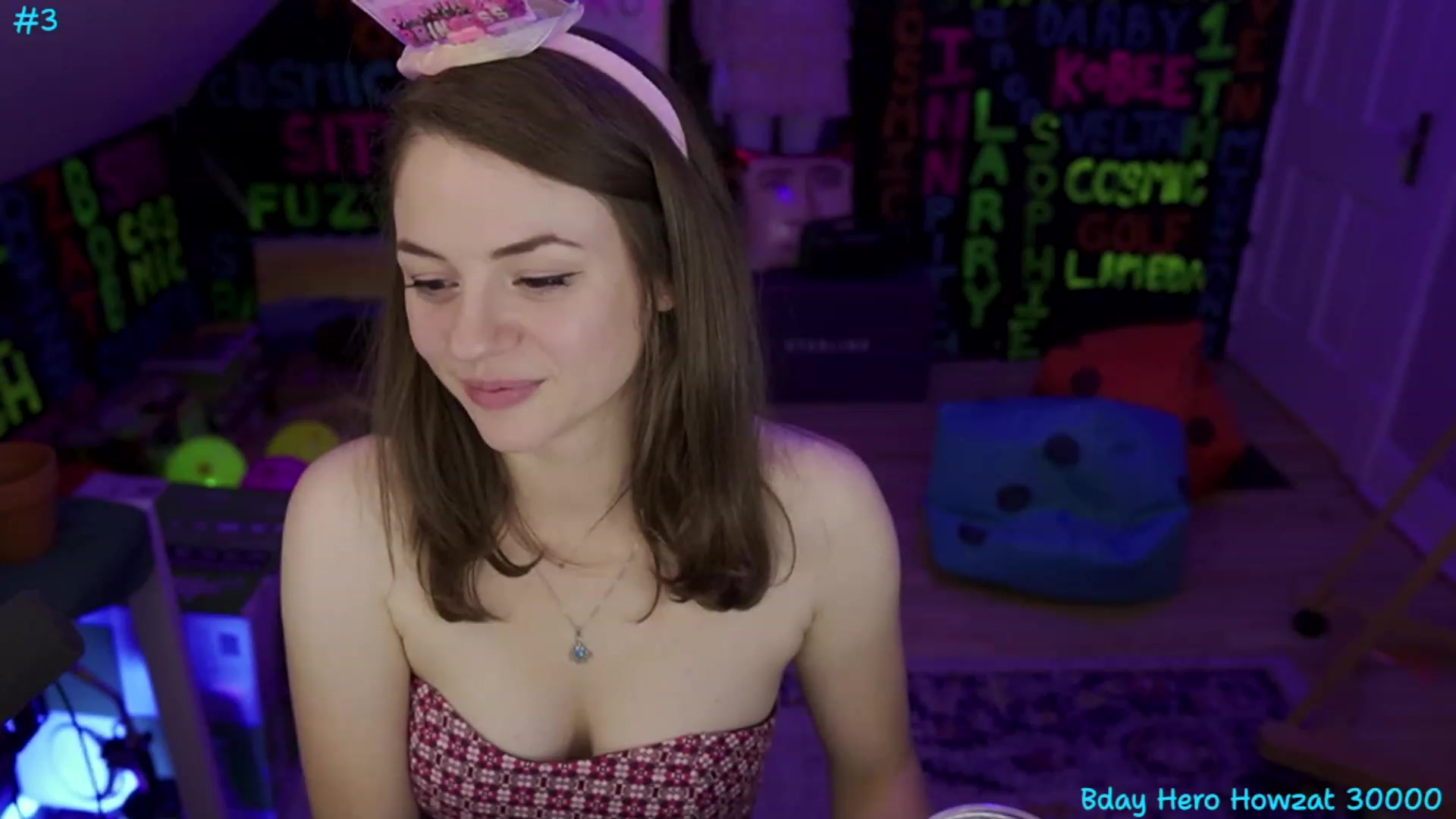 Gallery image thumbnail from XXX_Sophie's myfreecams stream on, 07/27/2023, 09:05 image 10 of 20