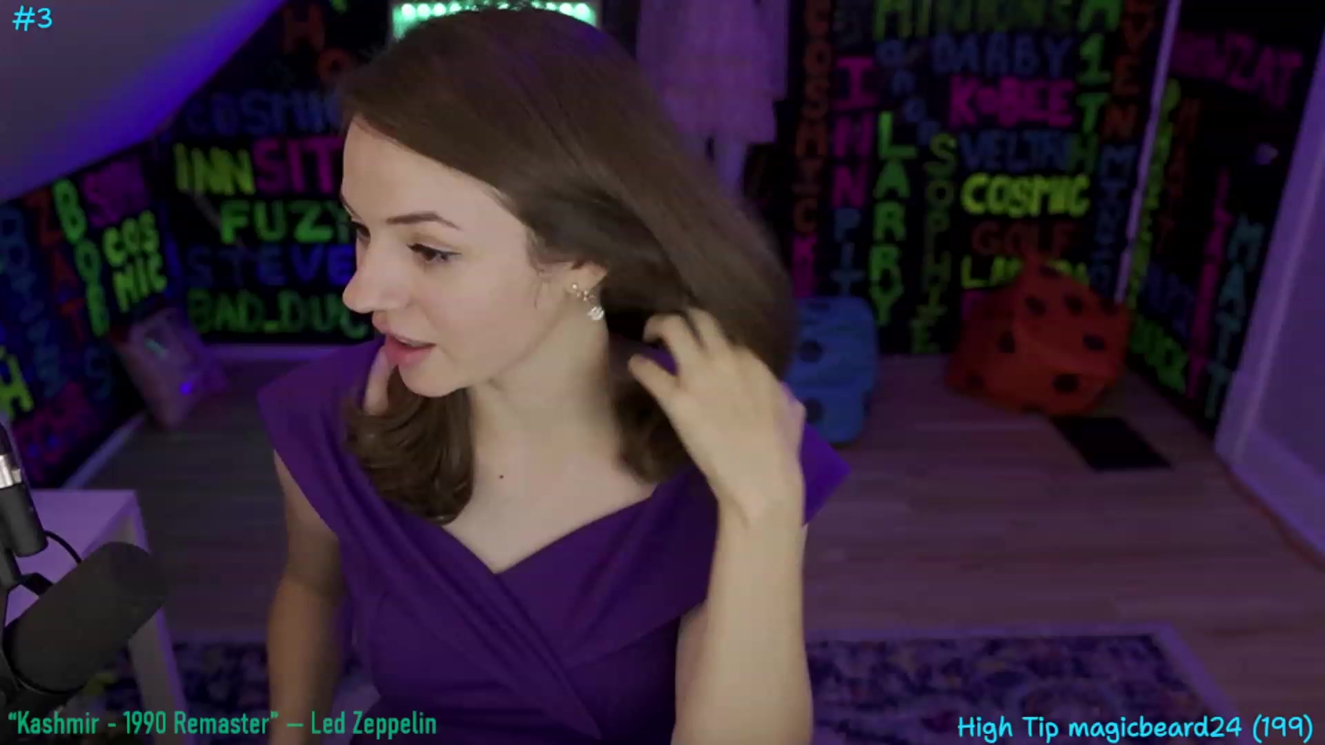 Gallery image thumbnail from XXX_Sophie's myfreecams stream on, 07/31/2023, 08:18 image 16 of 20