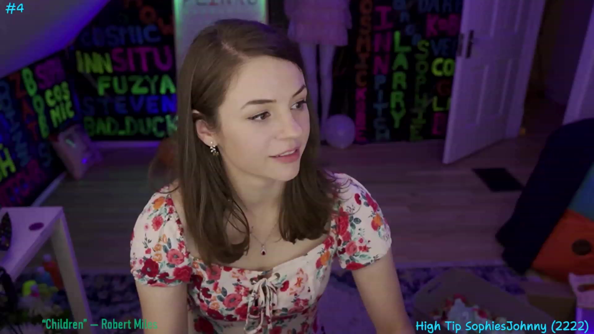 Gallery image thumbnail from XXX_Sophie's myfreecams stream on, 08/01/2023, 05:25 image 10 of 20