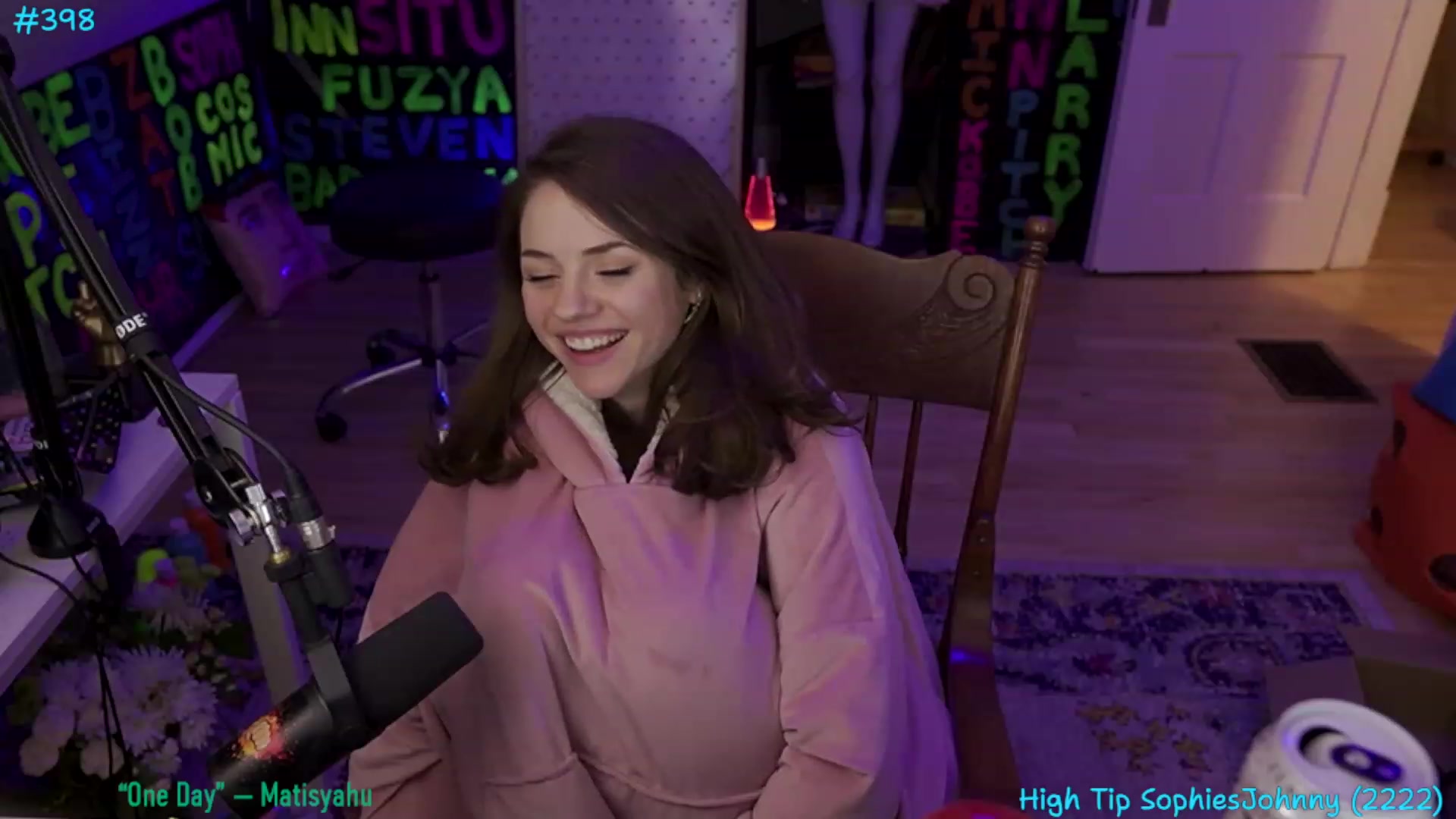 Gallery image thumbnail from XXX_Sophie's myfreecams stream on, 08/01/2023, 10:07 image 6 of 20