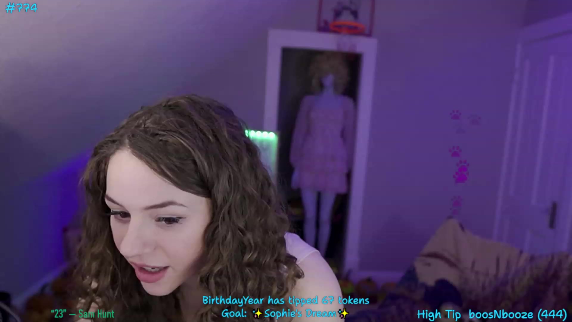 Gallery image thumbnail from XXX_Sophie's myfreecams stream on, 10/31/2023, 05:08 image 19 of 20