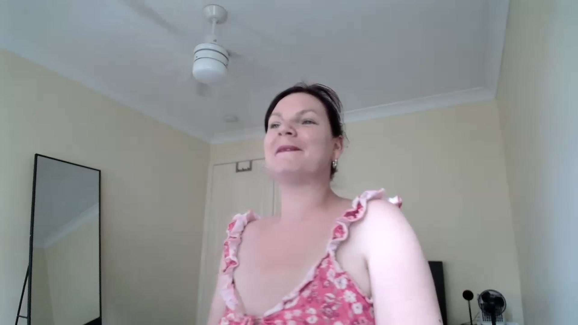 Gallery image thumbnail from XXXenia's myfreecams stream on, 01/11/2023, 02:22 image 10 of 20