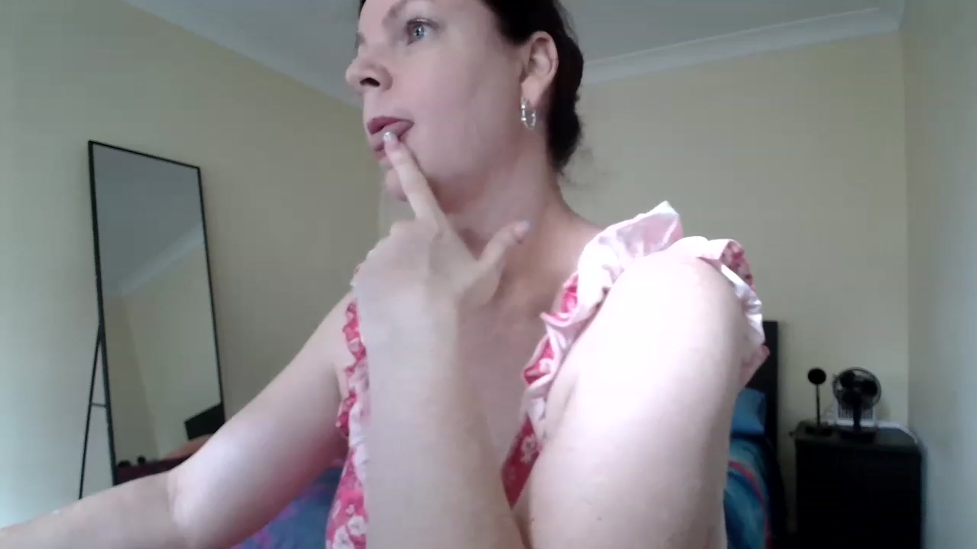 Gallery image thumbnail from XXXenia's myfreecams stream on, 01/11/2023, 02:22 image 9 of 20